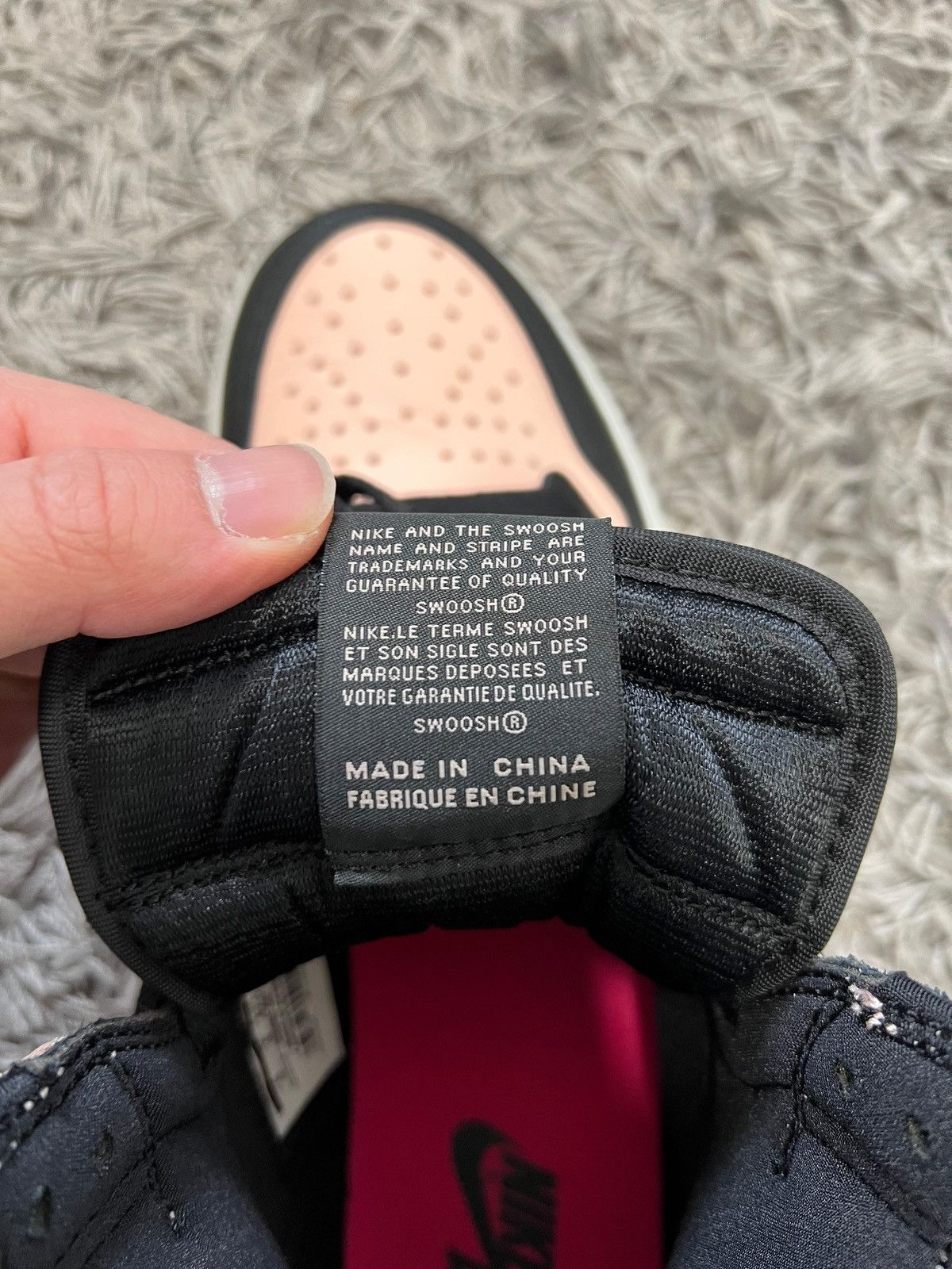Nike Jordan 1 Retro High Black Crimson Tint Size US 9 / EU 42 - 8 Thumbnail