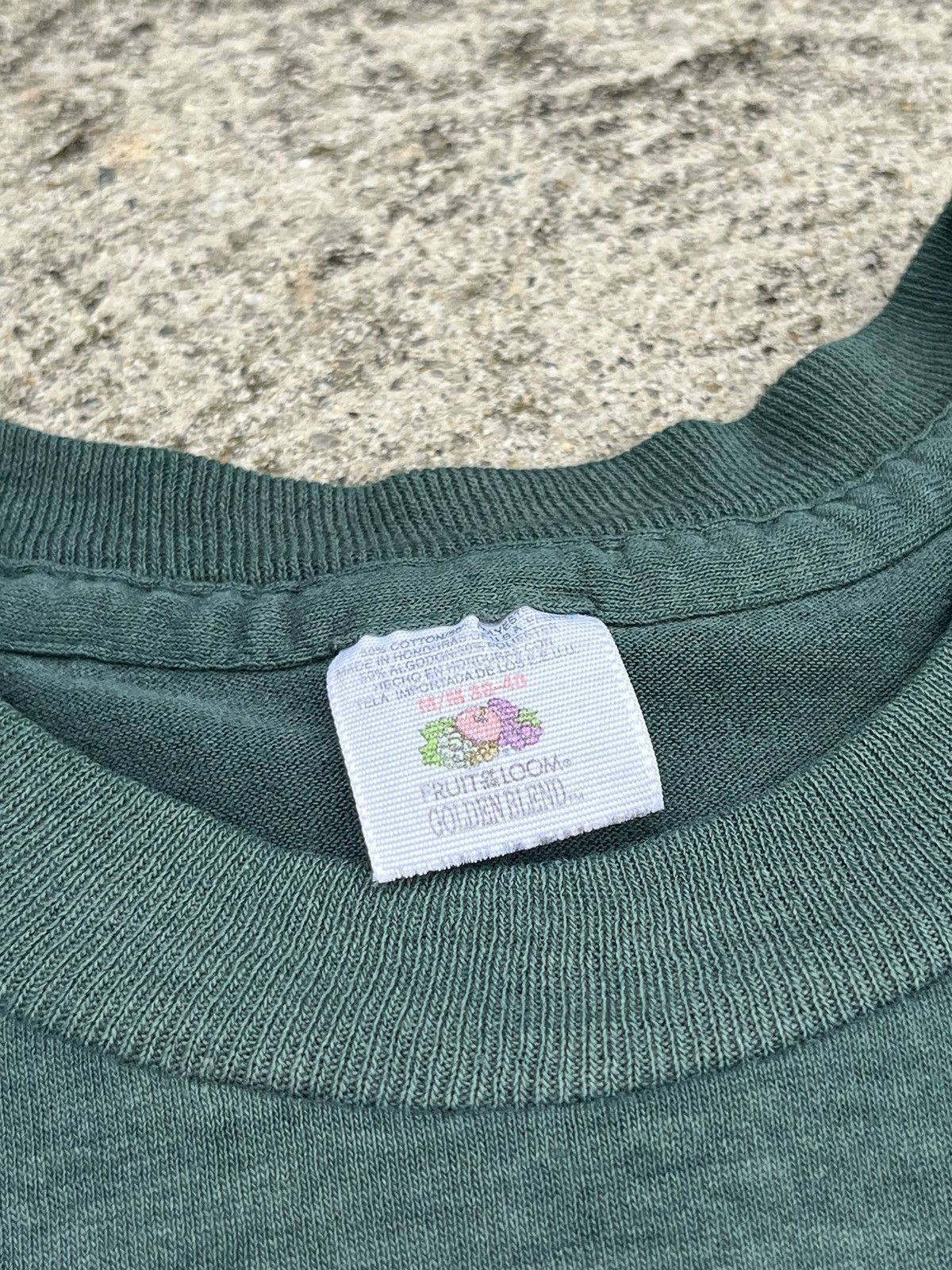 Vintage Vintage 70’s Fruit of the Loom Blank Faded T-Shirt Size US M / EU 48-50 / 2 - 11 Thumbnail