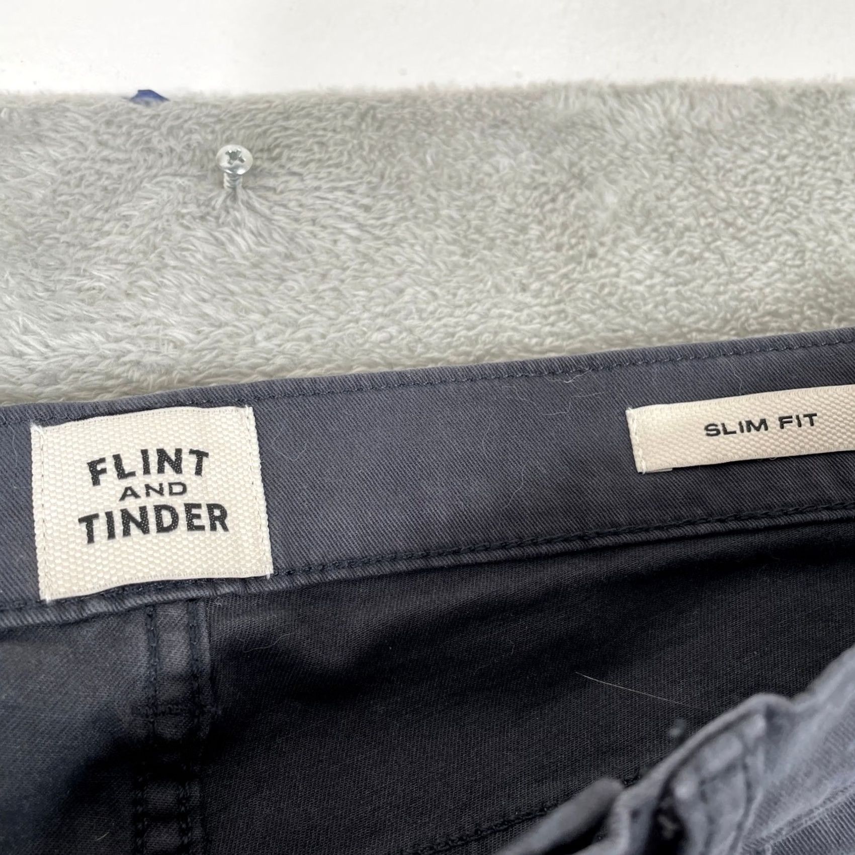 Flint And Tinder Flint and Tinder Chino Mens 31 Gray Pant 31x30 Slim Fit Workwear Everyday Size US 31 - 3 Thumbnail