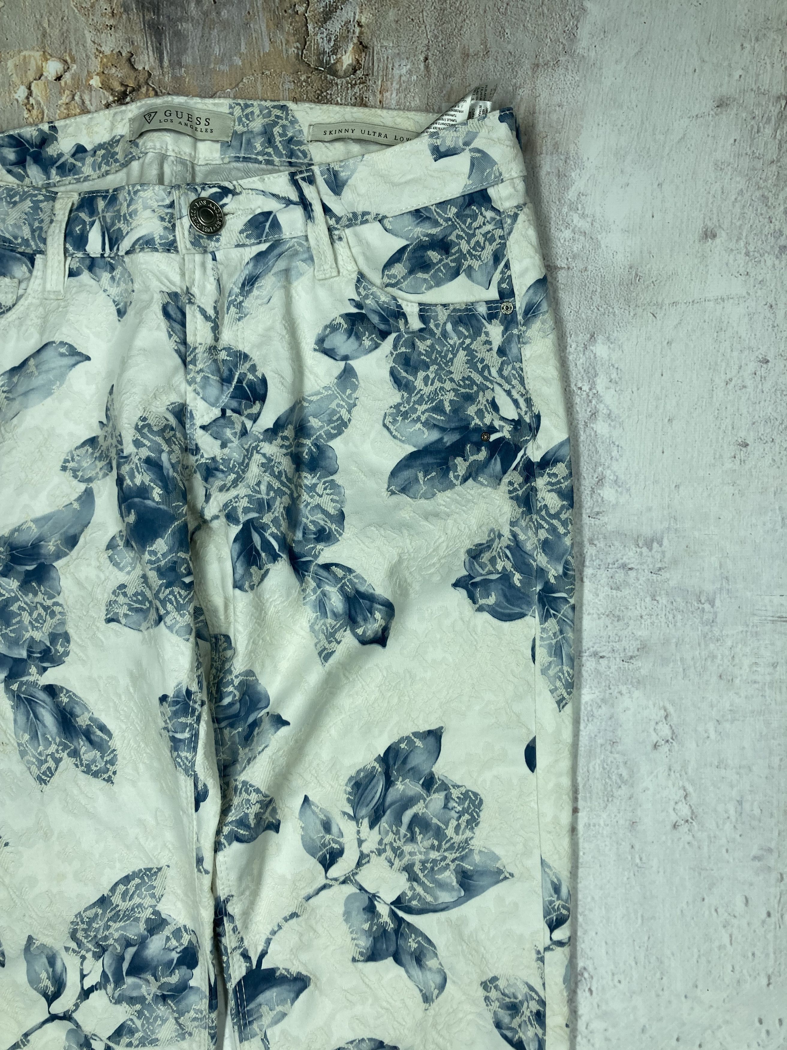 Guess Vintage Pants Guess Flower Print Women’s Size 27. Size 27" / US 4 / IT 40 - 4 Thumbnail