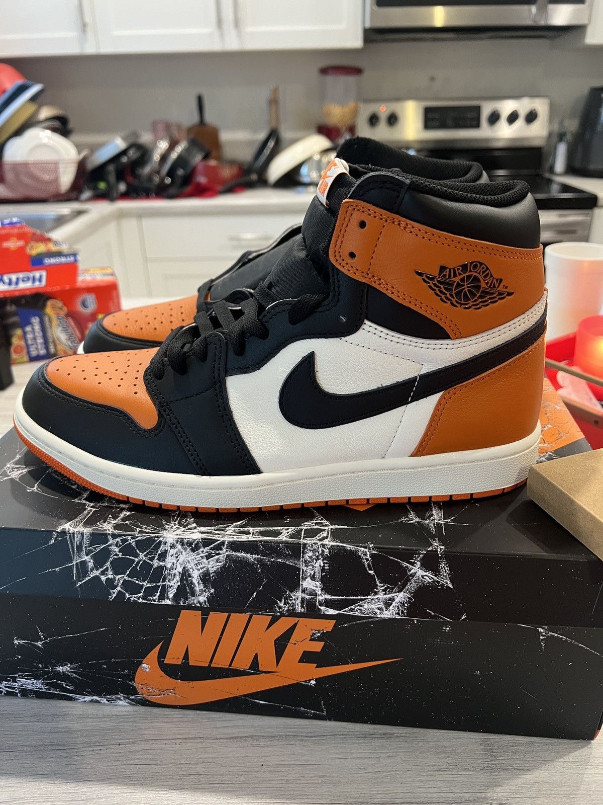 Jordan Brand AIR JORDAN 1 RETRO HIGH OG Shattered Backboards Size US 11 / EU 44 - 1 Thumbnail