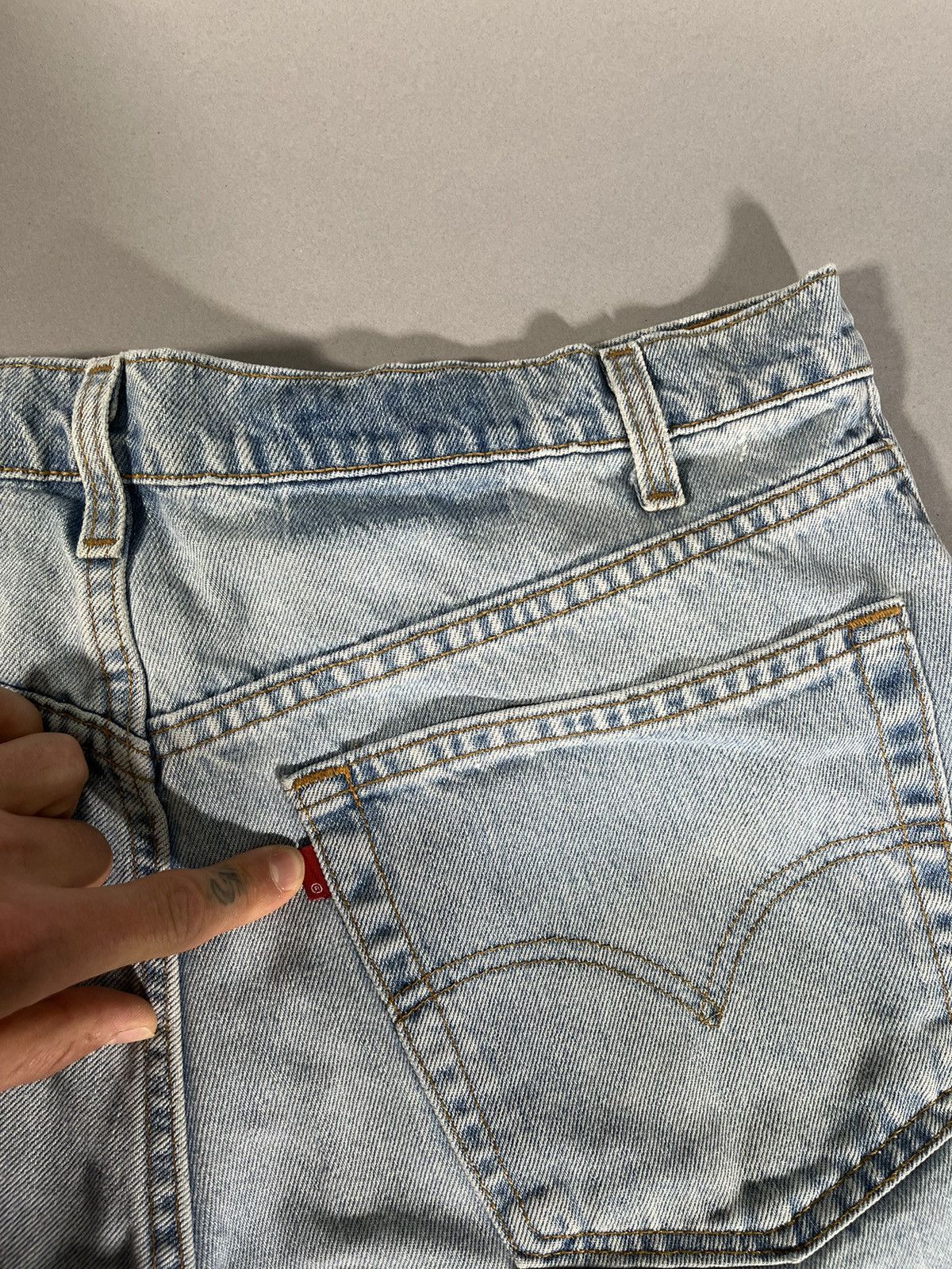 Levi's × Vintage Vintage Light Wash Baggy Levi’s 550 Jeans Size US 34 / EU 50 - 6 Thumbnail