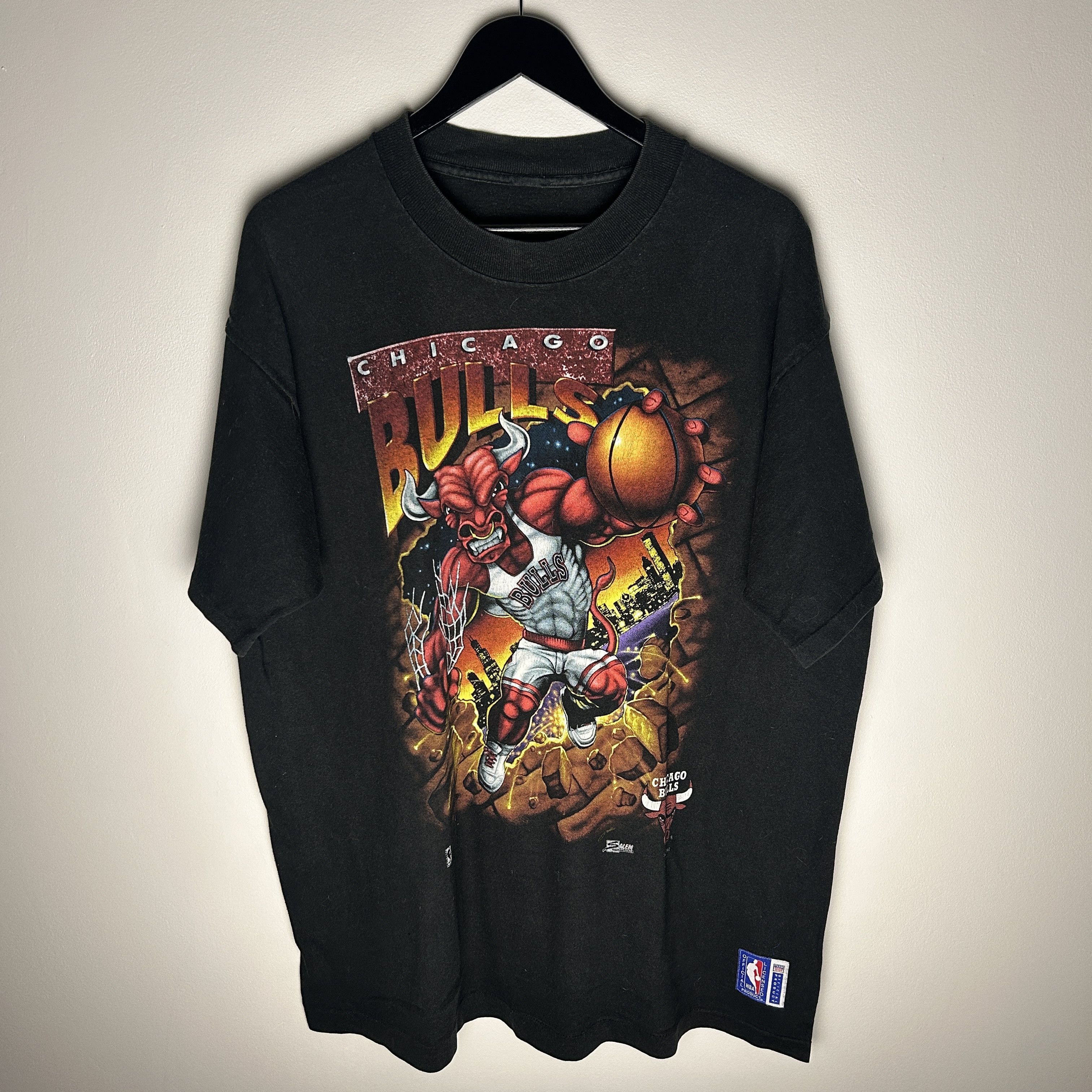 Salem Sportswear Vintage Chicago Bulls Superhero 90’s NBA T-shirt Size US XL / EU 56 / 4 - 1 Thumbnail