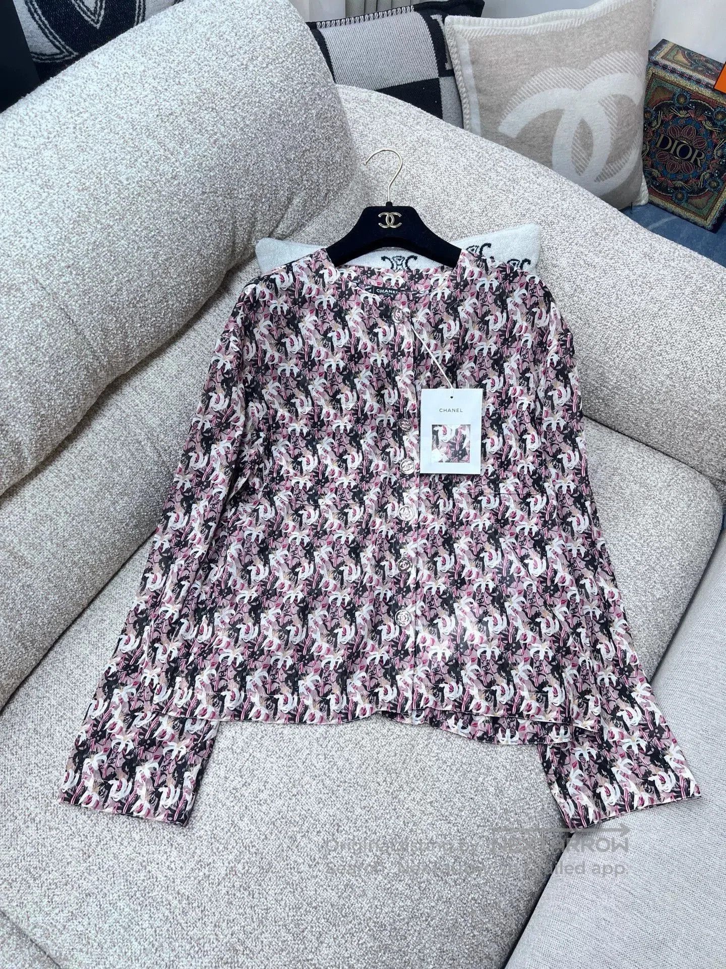 Chanel Chanel 23A Pink Floral Logo Silk Shirt. Size US S / EU 44-46 / 1 - 1 Thumbnail