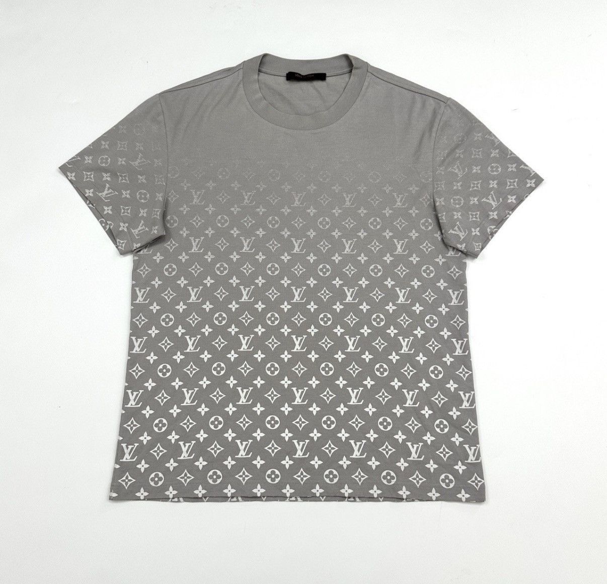 Louis Vuitton Gray Patterned Short-Sleeve T-Shirt Size US S / EU 44-46 / 1 - 1 Thumbnail