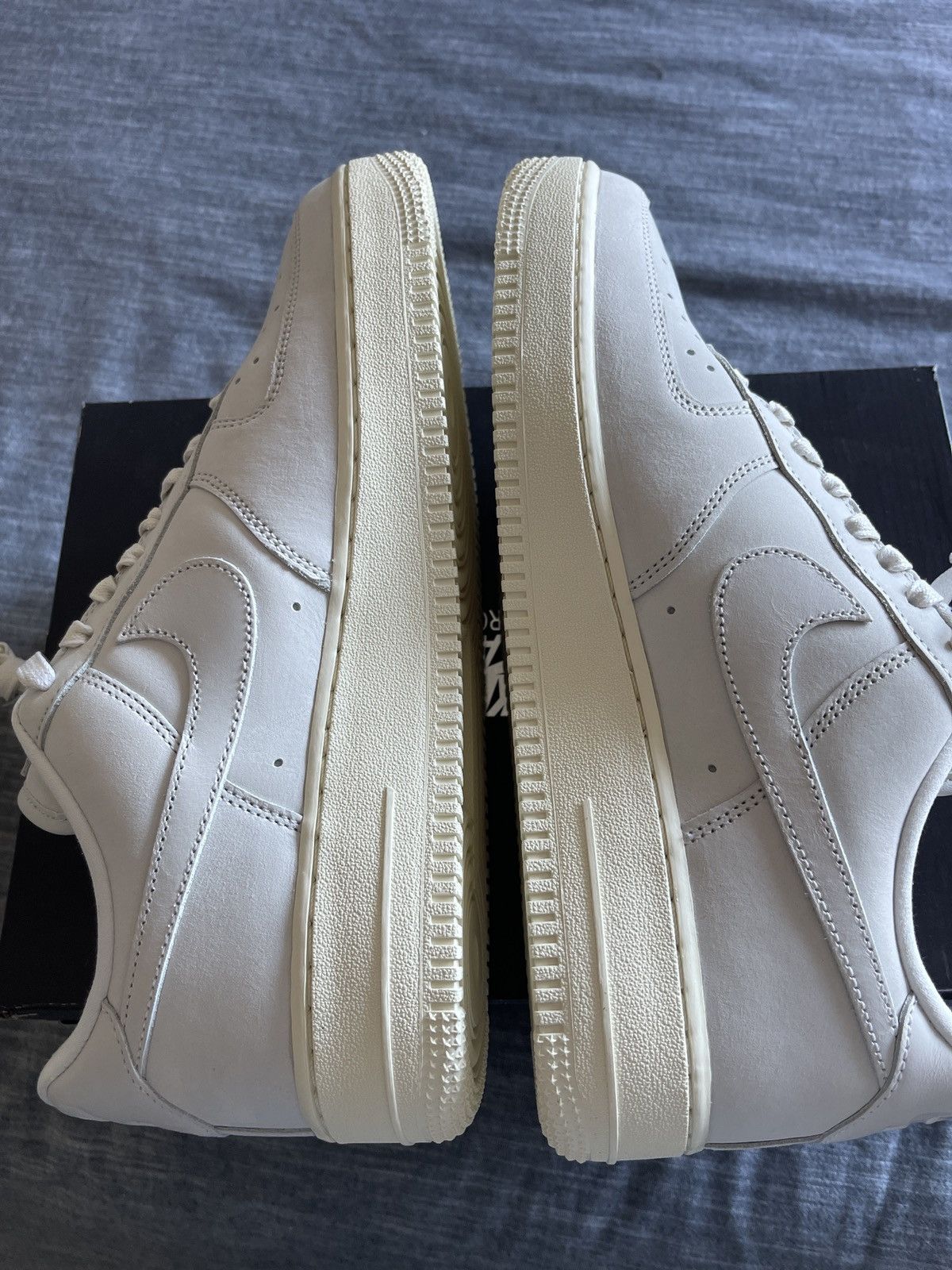 Nike Air Force 1 Summit White Size US 10.5 / EU 43-44 - 7 Thumbnail