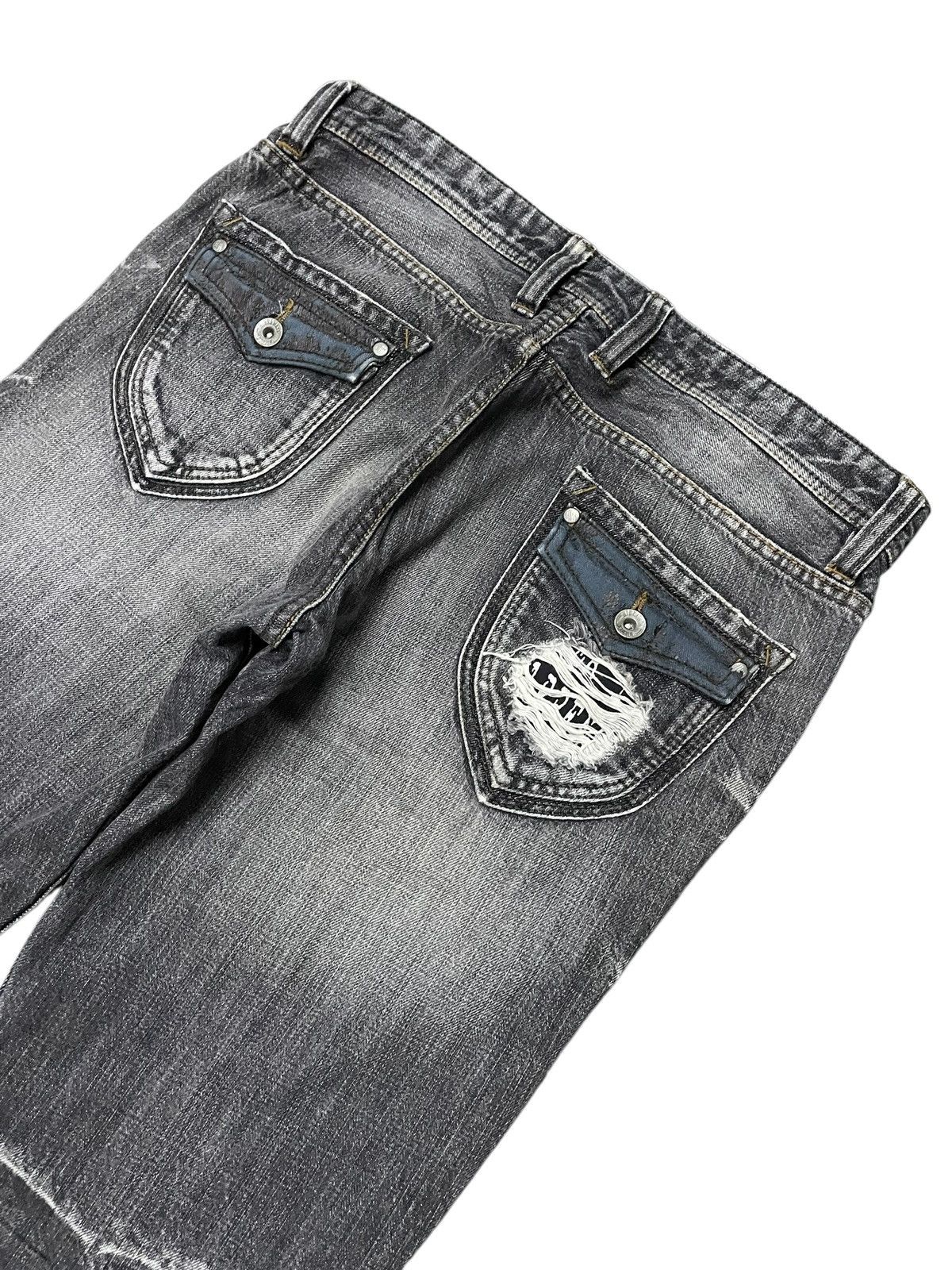 HIDEAWAYS × LOWBOX × Le Grande Bleu (L.G.B.) Hideaways Nicole Distressed Poems Patched Flared Jeans Size US 32 / EU 48 - 4 Thumbnail
