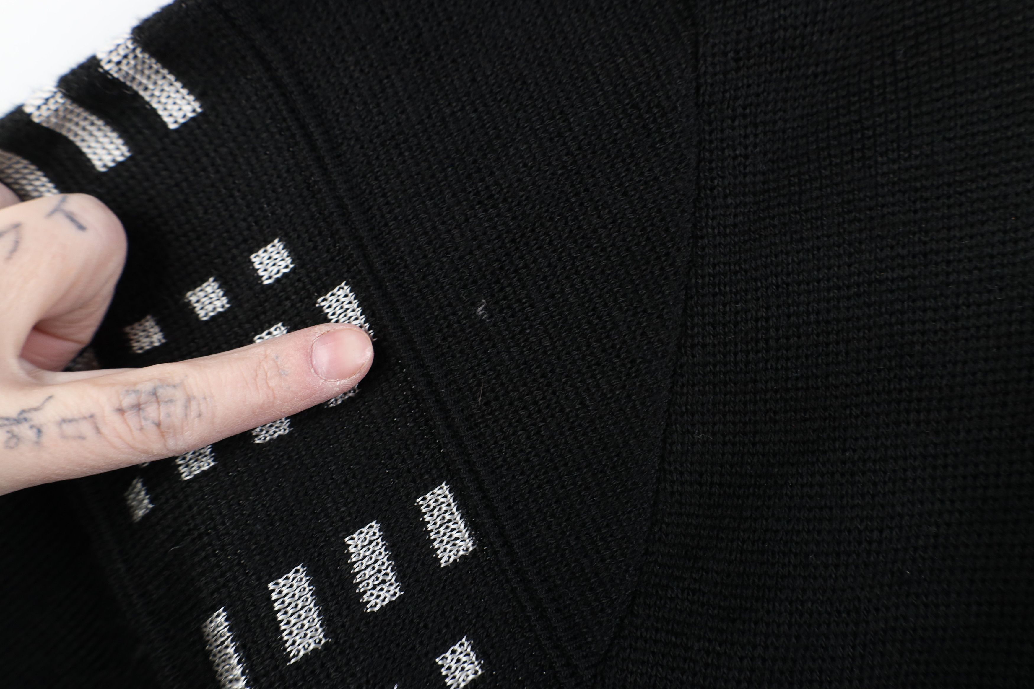 Vintage Vintage 90s Streetwear Merino Wool Blend Checkered Sweater Size US L / EU 52-54 / 3 - 5 Thumbnail