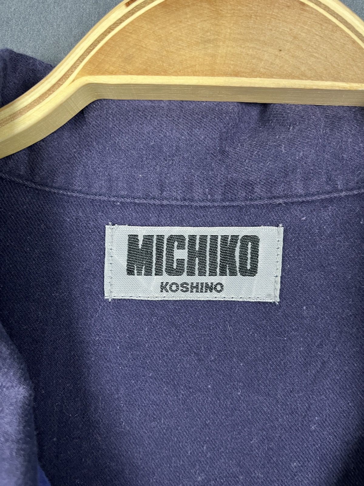 Michiko Koshino × Michiko Koshino London MICHIKO KOSHINO LONDON BUTTON UPS SHIRT SPELL OUT BACKHIT Size US L / EU 52-54 / 3 - 9 Thumbnail