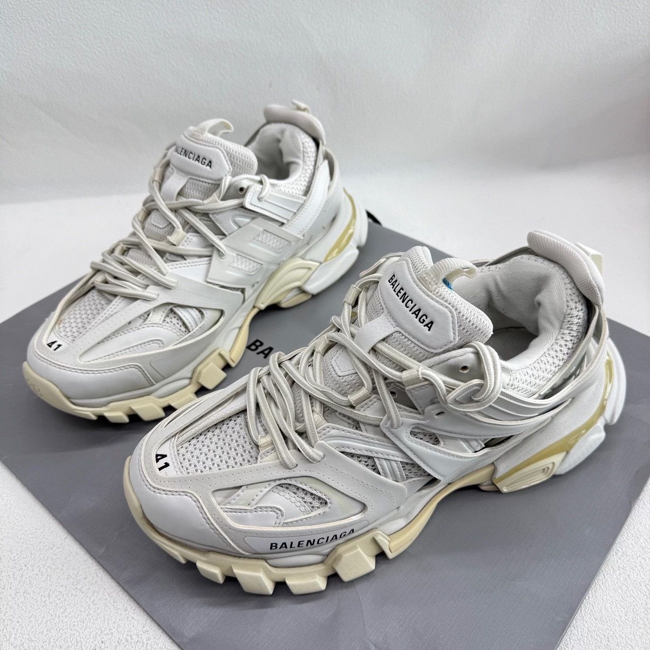 Balenciaga Balenciaga Mesh White Lowtop Sneakers 8.5 Men Size US 8.5 / EU 41-42 - 1 Thumbnail