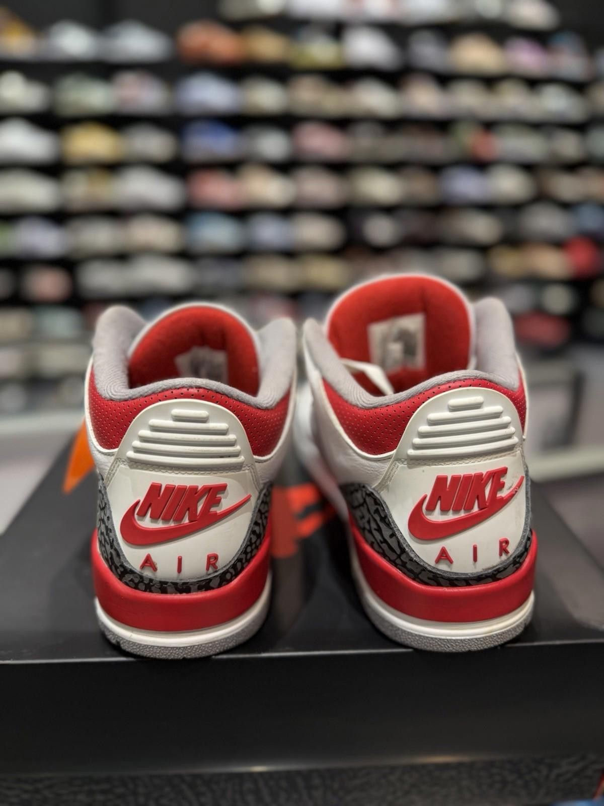 Jordan Brand Jordan 3 Retro Fire Red 2022 Size 9.5 Pre-Owned Pre-Owned Size US 9.5 / EU 42-43 - 11 Thumbnail