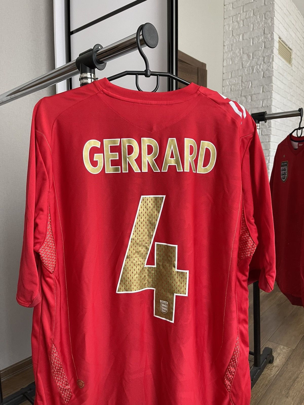 Umbro 2006/2008 Umbro England Gerrard Vintage Soccer Jersey Shirt Size US XL / EU 56 / 4 - 8 Thumbnail