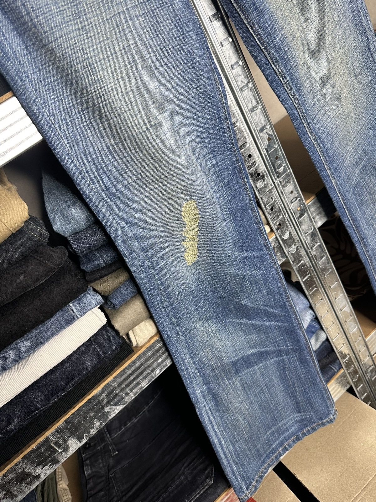 Levi's Levi’s 572 Bootcut Distressed Denim Jeans Vintage Wash Size 28" / US 6 / IT 42 - 8 Thumbnail