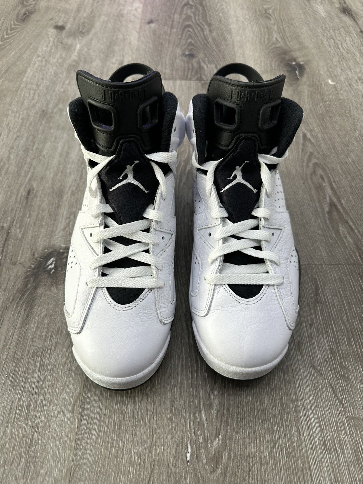 Jordan Brand Air Jordan 6 Retro “Reverse Oreo” **PRE-OWNED** Size US 8.5 / EU 41-42 - 3 Thumbnail