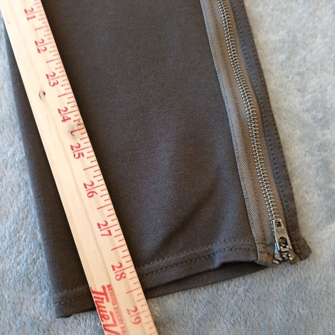 Athleta Athleta Pants Womens Size 14 Gray Ankle Zip Skinny Stretch Pockets 33x28.5 Size 36" / US 14 / IT 50 - 5 Thumbnail