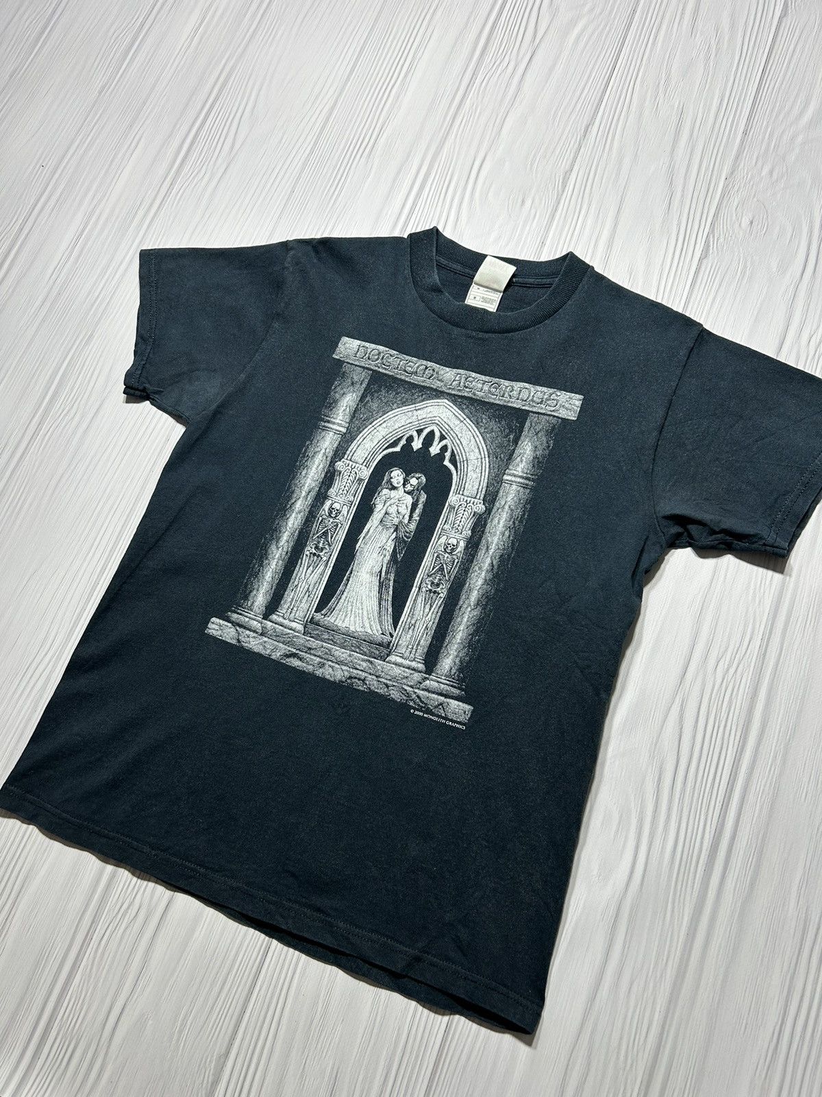 Band Tees Vintage 2000 Monolith Graphics Joseph Vargo Gothic Art Tee Size US M / EU 48-50 / 2 - 2 Thumbnail