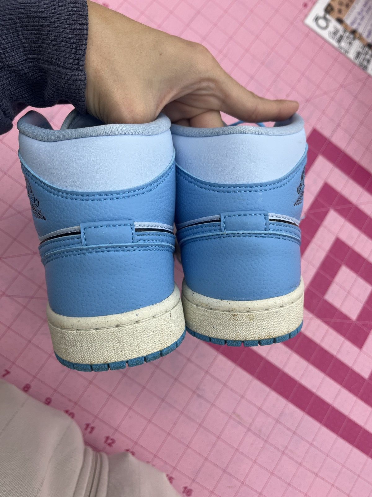 Jordan Brand × Nike Women’s Nike Air Jordan 1 Mid 7.5 Ice Blue Powder Blue Size US 7.5 / IT 37.5 - 4 Thumbnail