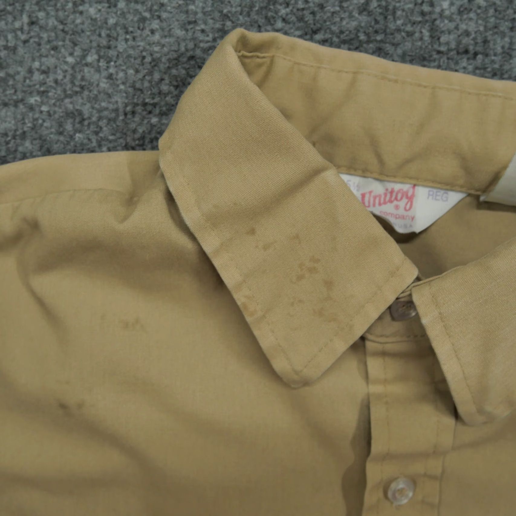 Vintage VINTAGE Unitog Shirt Mens 15 15.5 Tan Khaki Workwear Button Up Long Sleeve 80s Size US L / EU 52-54 / 3 - 7 Thumbnail