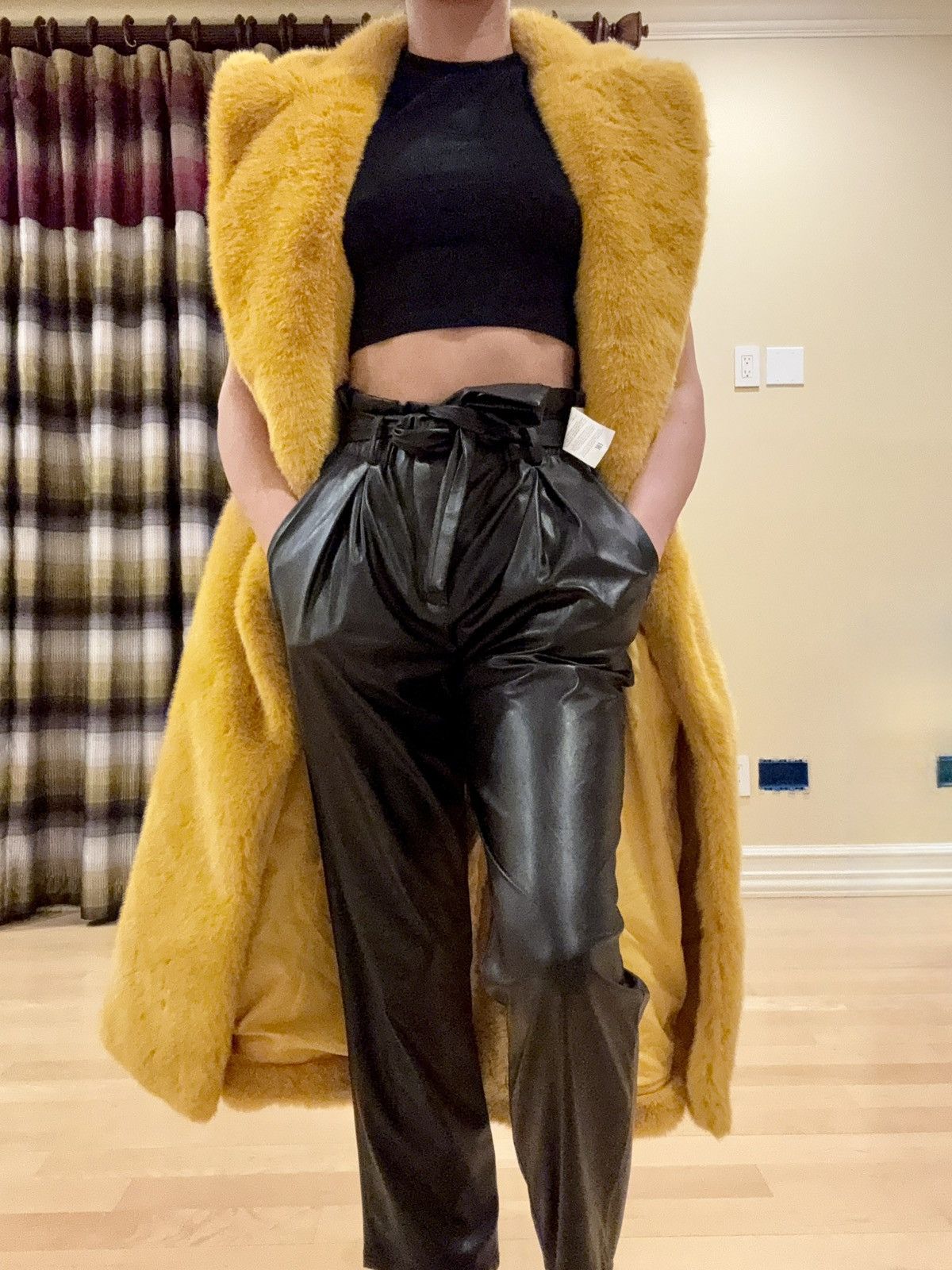 Bcbgmaxazria BCBGMaxAzria Golden Yellow Faux Fur Sleeveless Vest Size S / US 4 / IT 40 - 2 Thumbnail