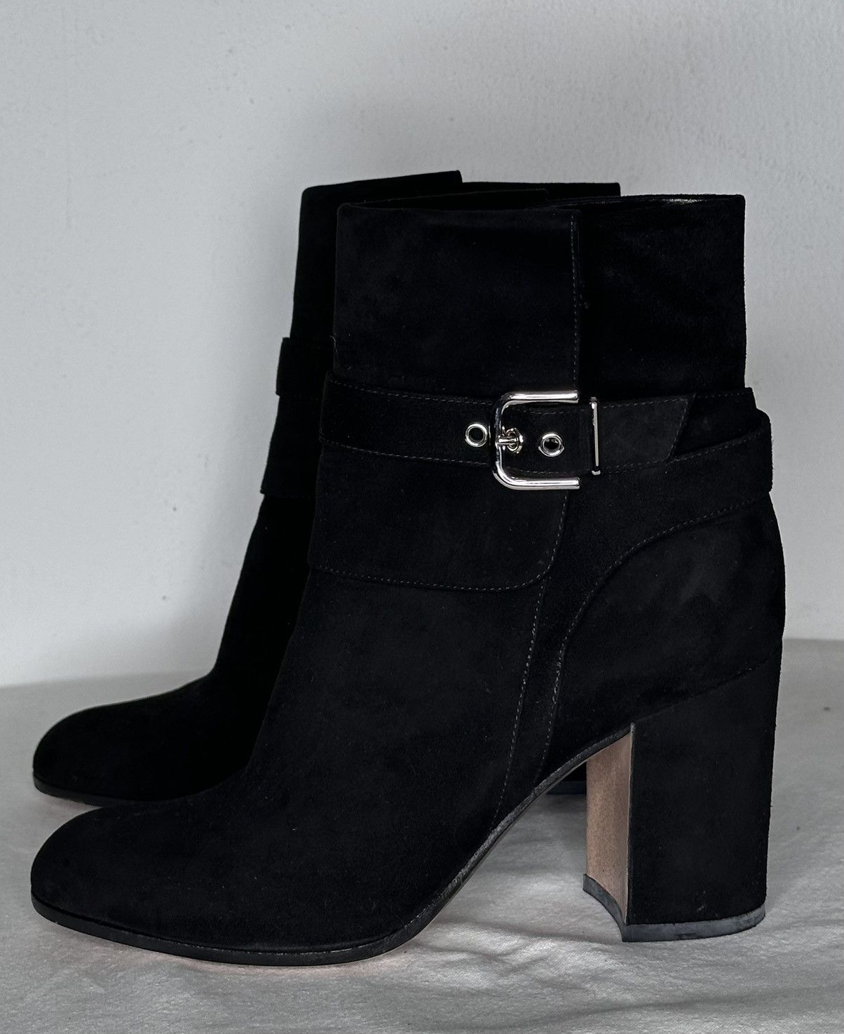 Gianvito Rossi Bottines à talons Gianvito Rossi en suede noir 37,5 Size US 6.5 / IT 36.5 - 2 Thumbnail