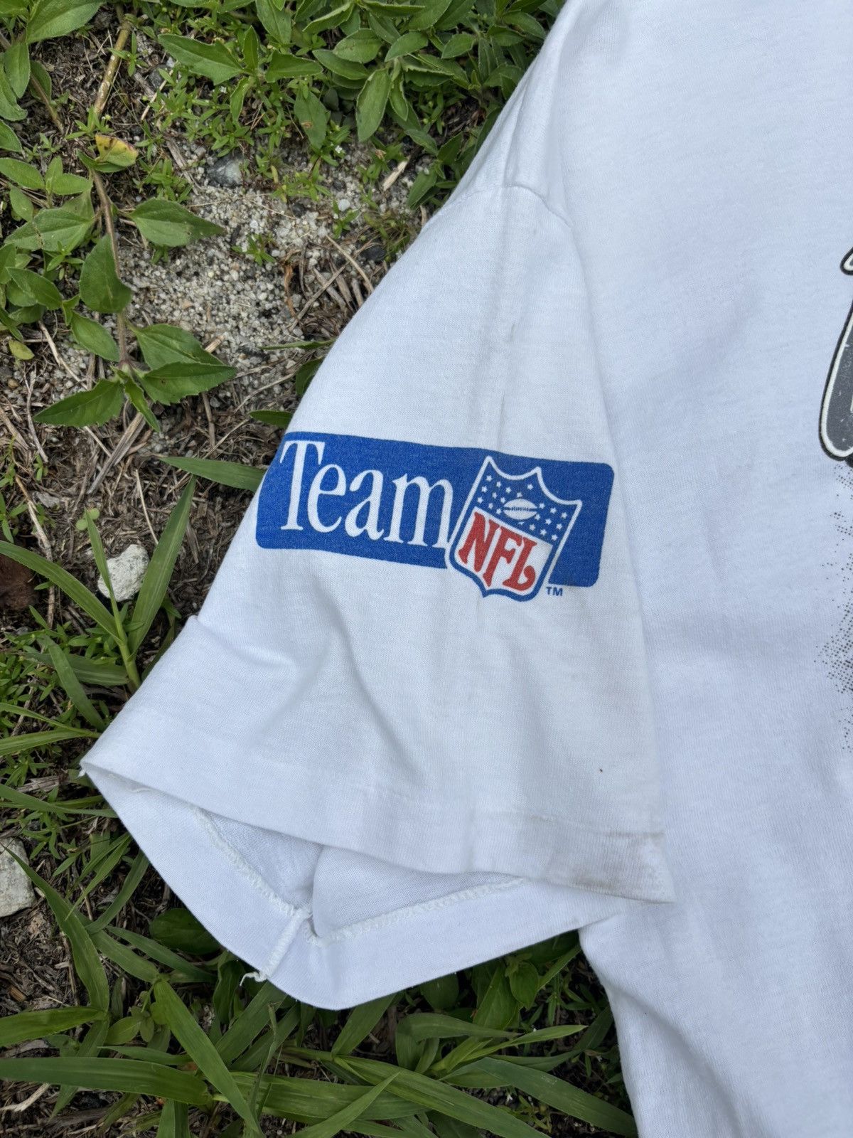 NFL Vintage Los Angeles Raiders Bulletin Tshirt All Over Print Size US XL / EU 56 / 4 - 6 Thumbnail