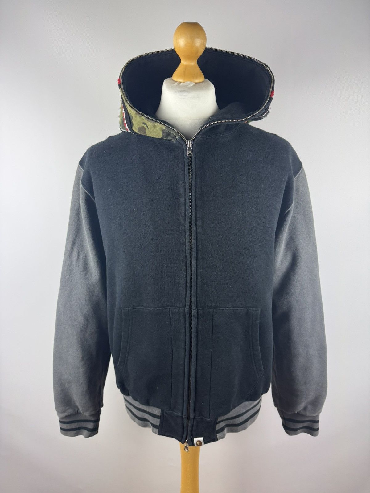 Bape Bape Shark Full Zip Hoodie Jacket Size US L / EU 52-54 / 3 - 1 Thumbnail