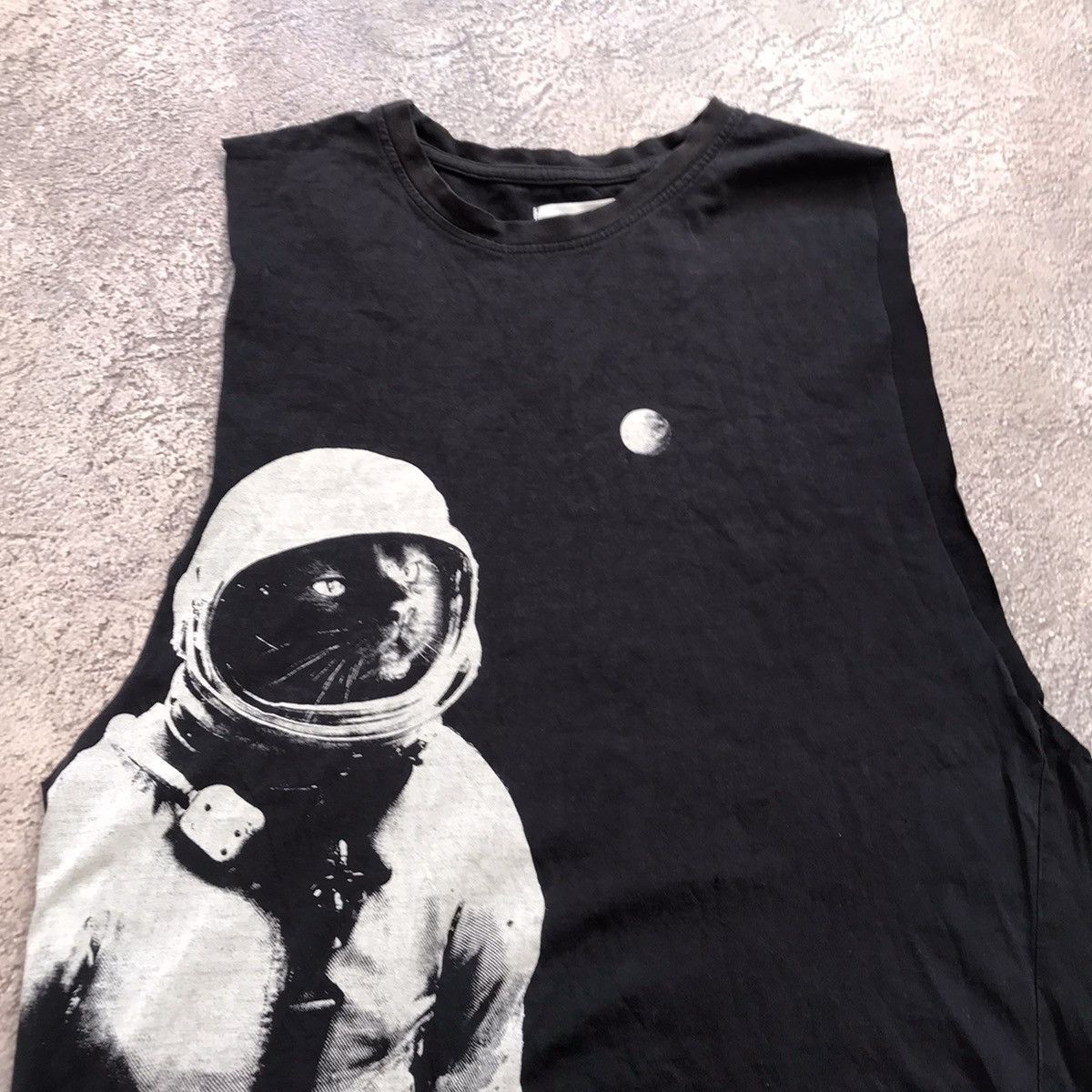 Vintage Vintage 90s Astronaut Graphic Tank Top Y2K Streetwear Boxy M Size US M / EU 48-50 / 2 - 3 Thumbnail