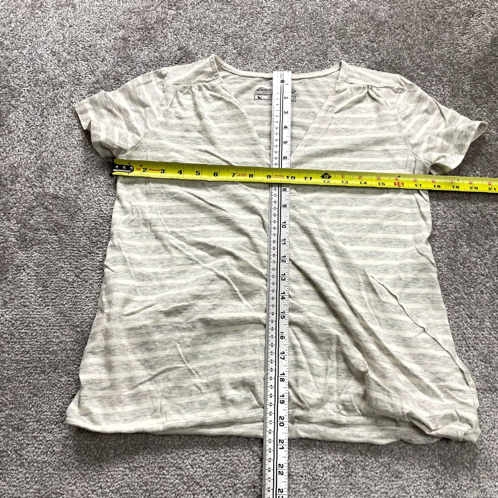 Eddie Bauer Eddie Bauer Shirt Women Small Beige Striped Short Sleeve Soft Wrap Deep V Neck Size S / US 4 / IT 40 - 4 Thumbnail