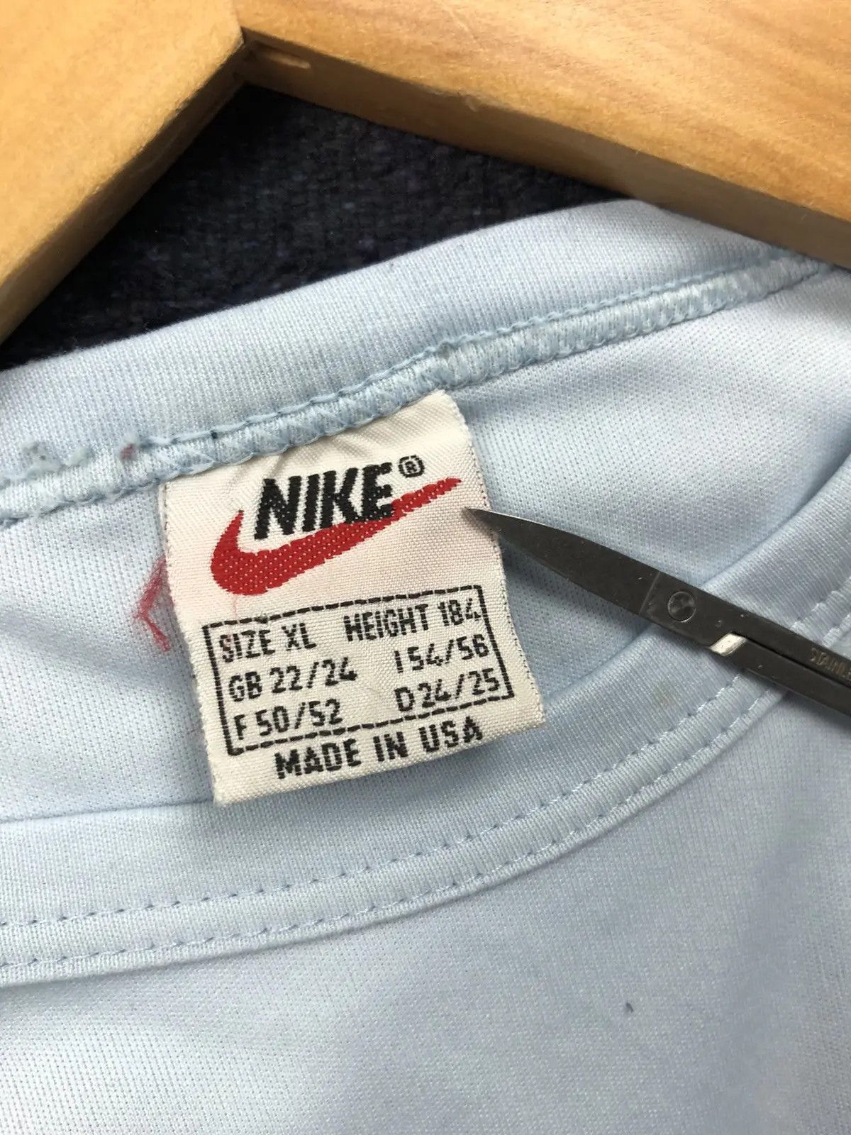 Nike NIKE Vintage 1990s Made in USA Big Logo Tshirt Streetwear Size US XL / EU 56 / 4 - 10 Thumbnail