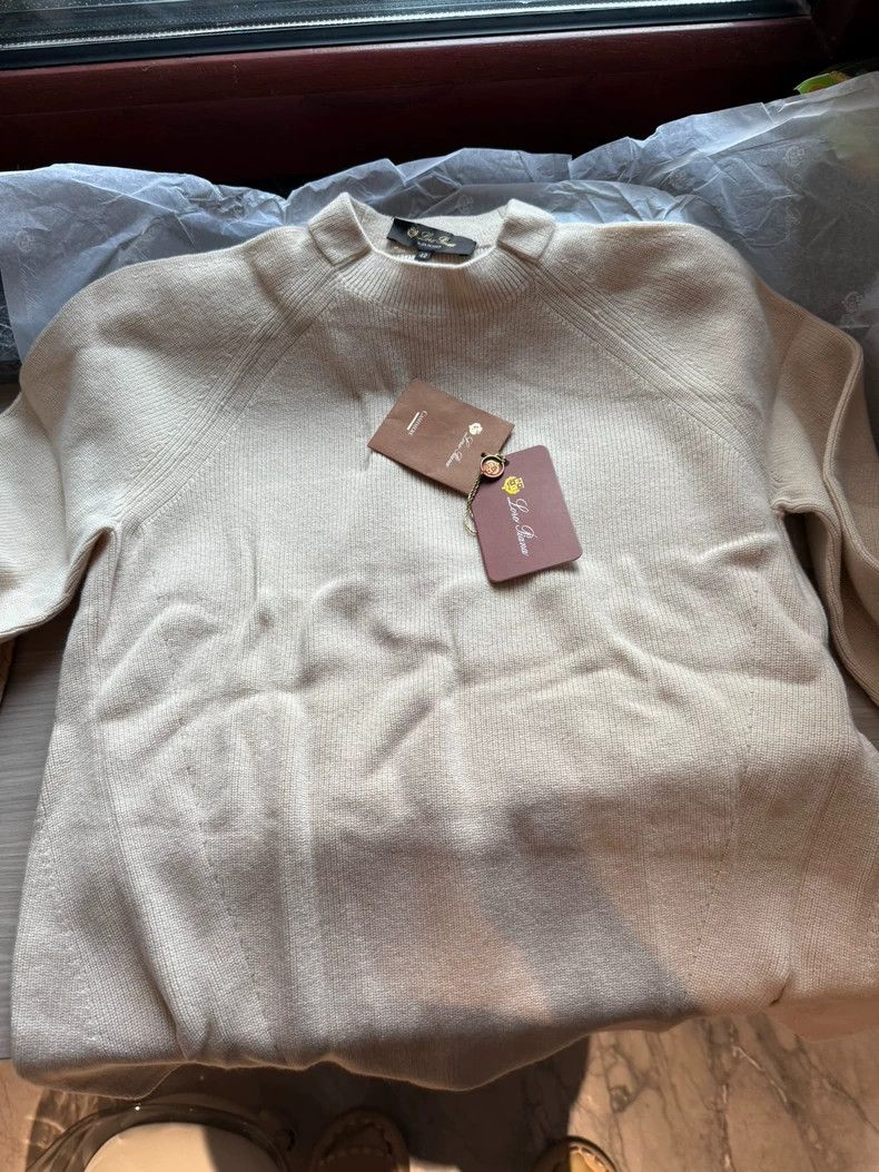 Loro Piana LORO PIANA 100% white cashmere sweater, Size S / US 4 / IT 40 - 1 Thumbnail