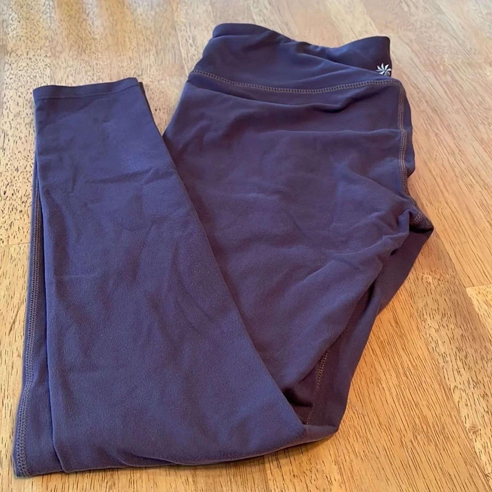 Athleta Athleta leggings. 7/8 length size small. Size 27" / US 4 / IT 40 - 1 Thumbnail