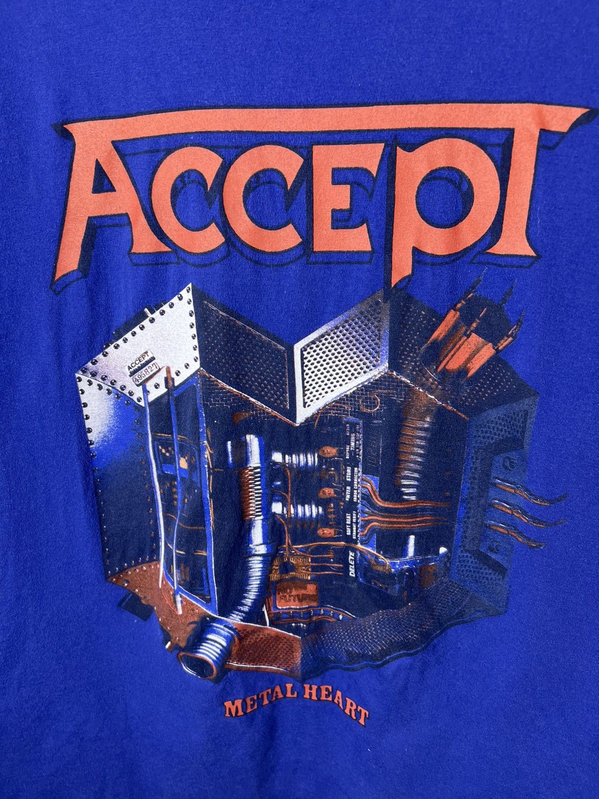 Band Tees Vintage band rock tour Accept Metal Heart Streetwear T-shirt Size US XL / EU 56 / 4 - 2 Thumbnail