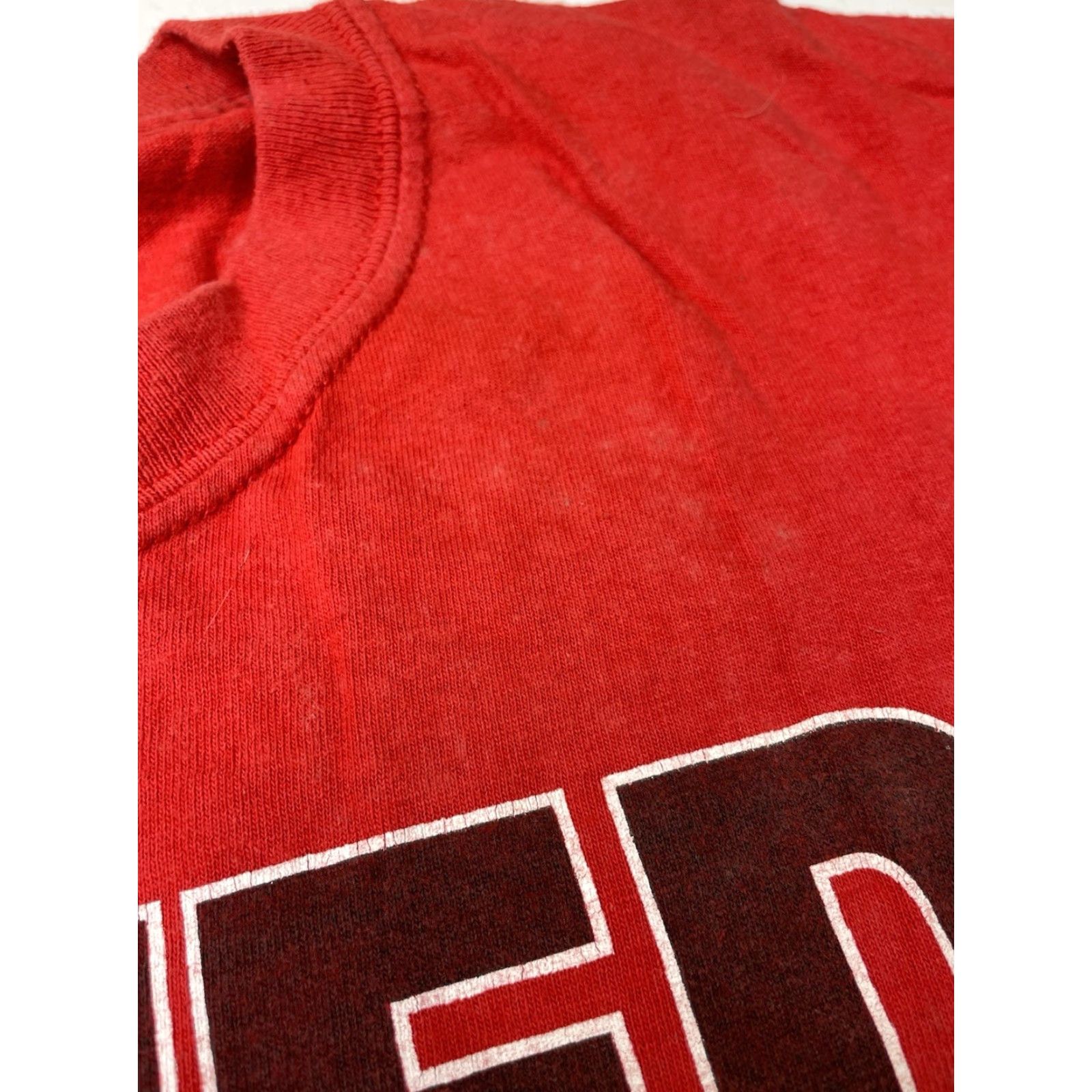 Vintage VINTAGE Manchester United Arsenal Football Joke Spoof T Shirt Large Red Cotton Men Regular Short Sleeve Round Neck Mens Size US L / EU 52-54 / 3 - 5 Thumbnail