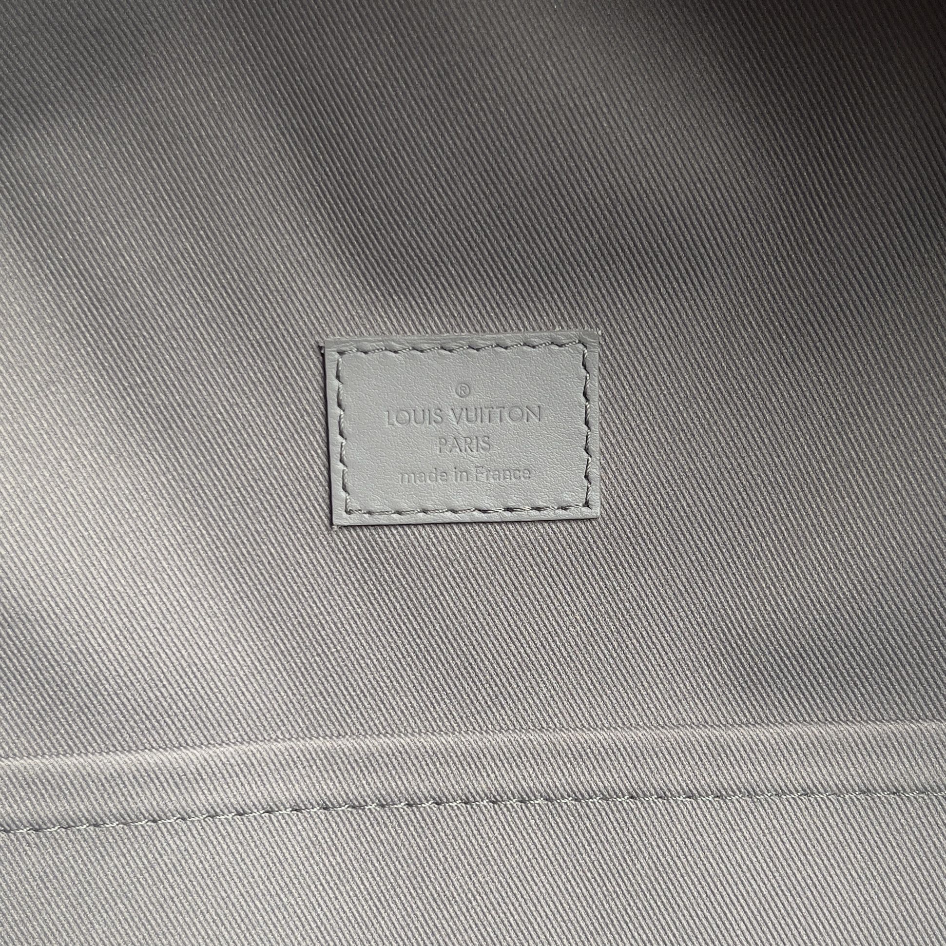 Louis Vuitton Louis Vuitton Aerogram Takeoff Backpack Grain Gray Leather Size ONE SIZE - 10 Thumbnail
