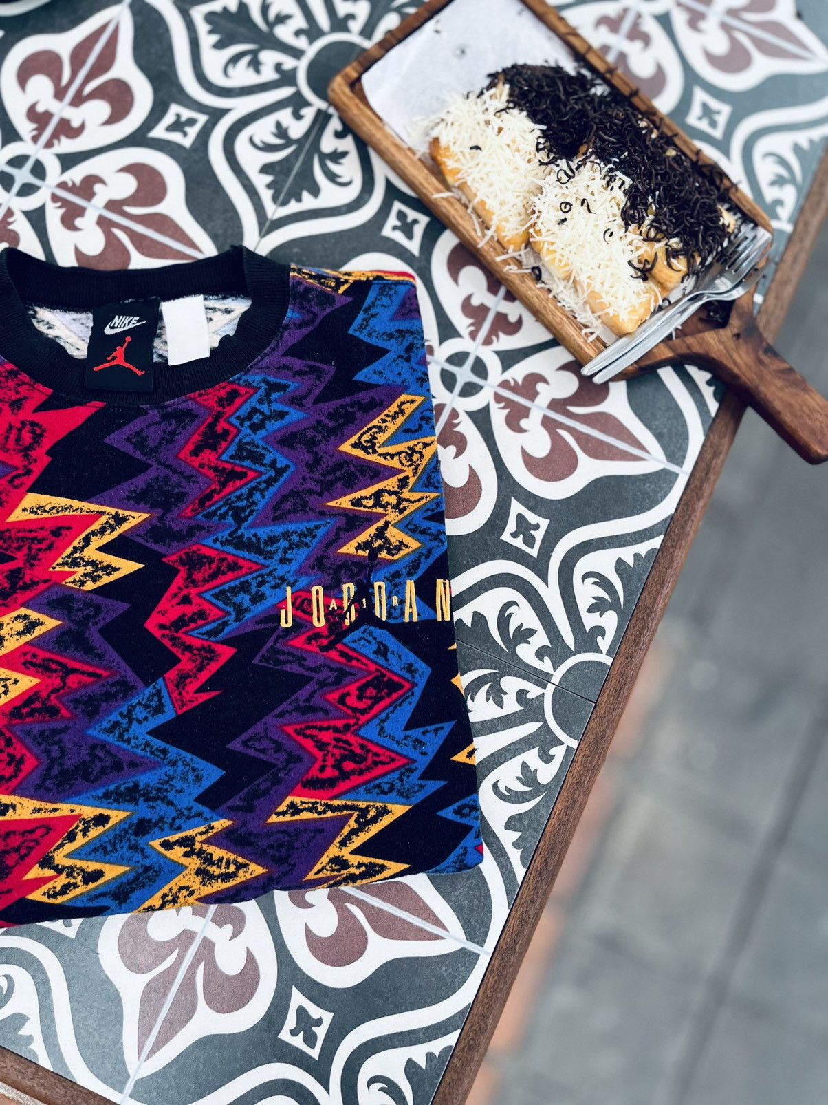Nike Vintage 1990s Nike Jordan Barcelona all over print AOP Size US L / EU 52-54 / 3 - 4 Thumbnail