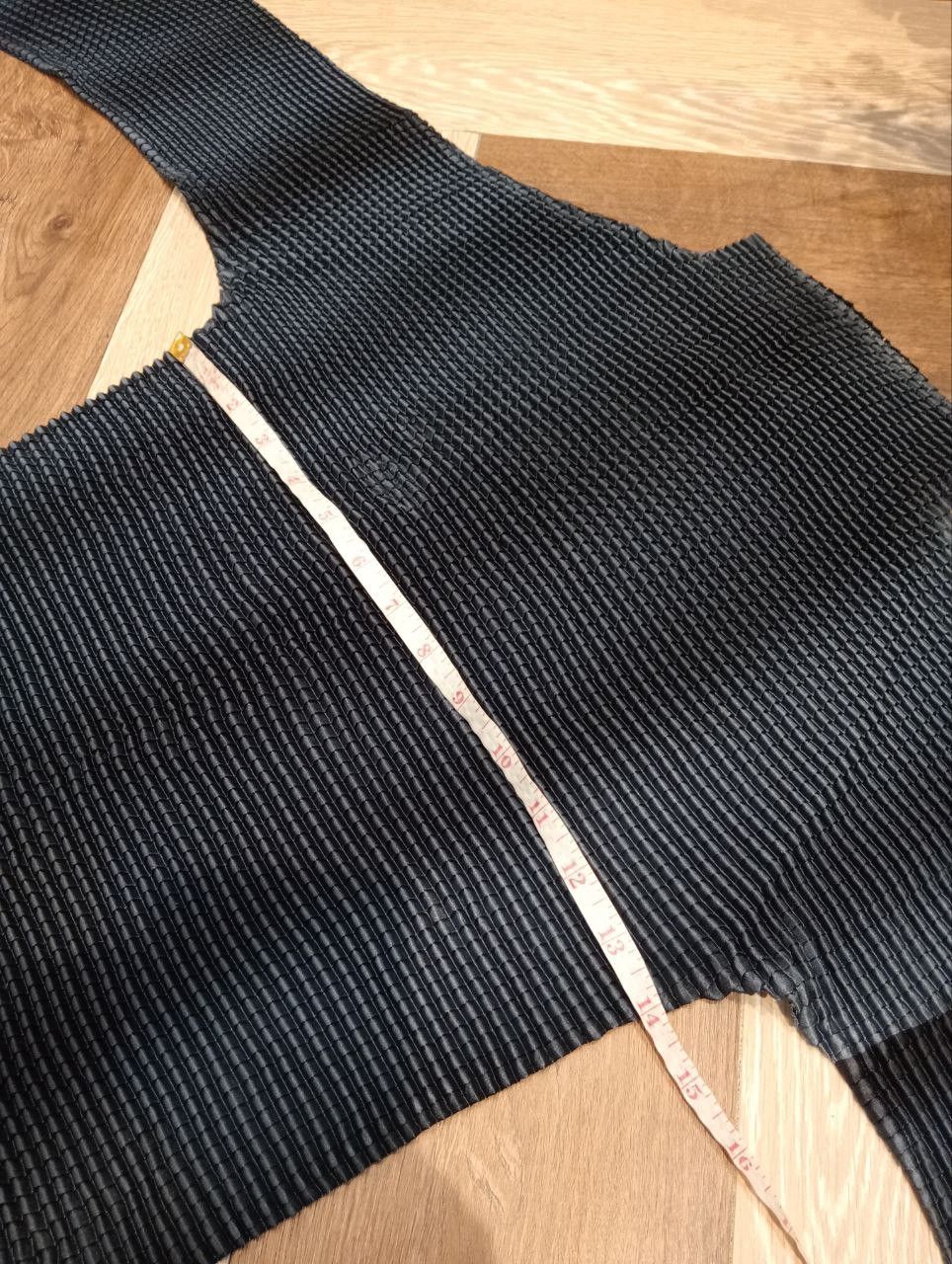 Japanese Brand JAPANESE BRAND PLEATED TURTLE NECK TOPS Size ONE SIZE - 8 Thumbnail