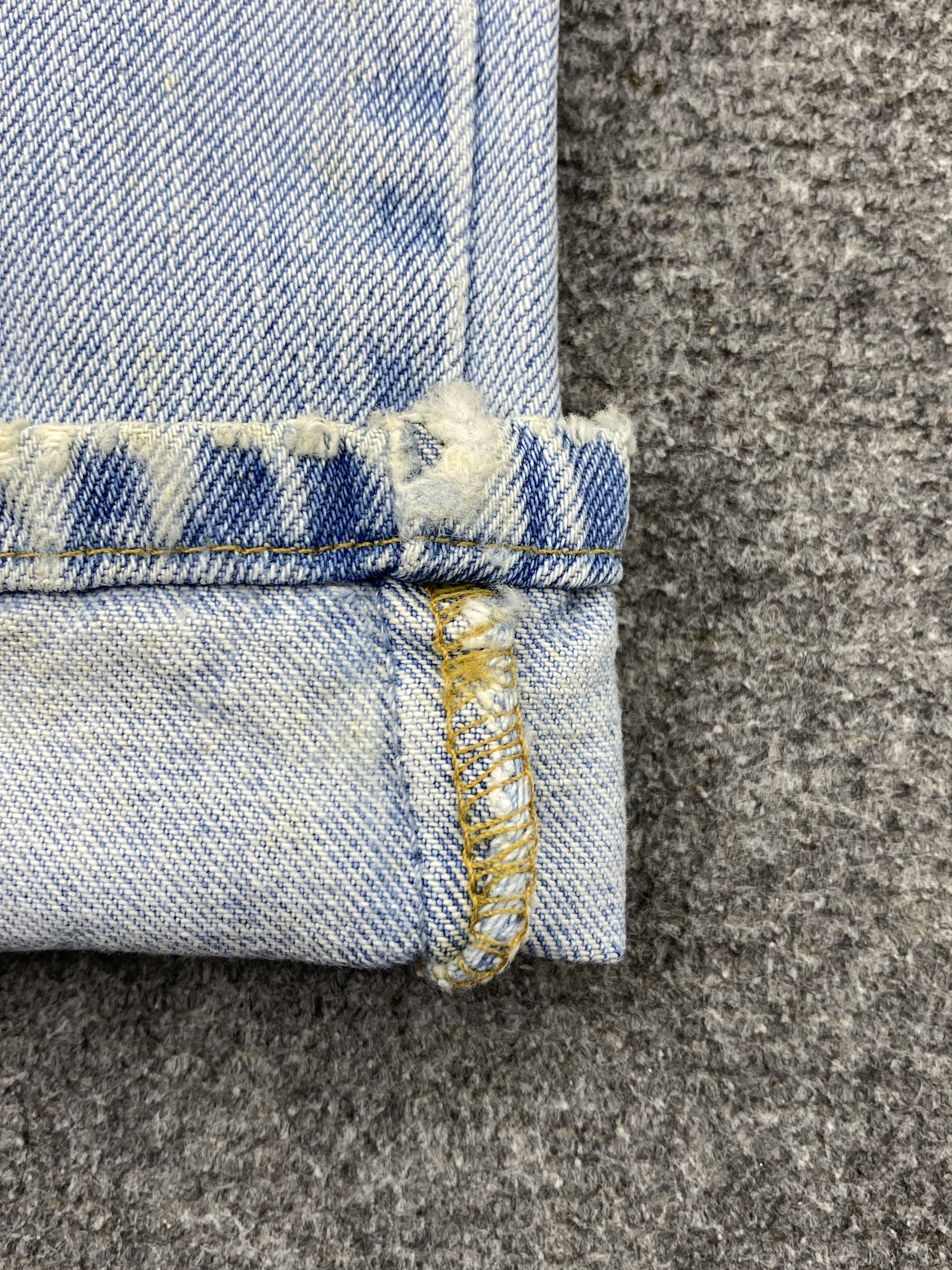 Levi's × Vintage Light Washed Vintage Levis 505 Straight Fit Denim Jeans Size US 40 / EU 56 - 10 Thumbnail