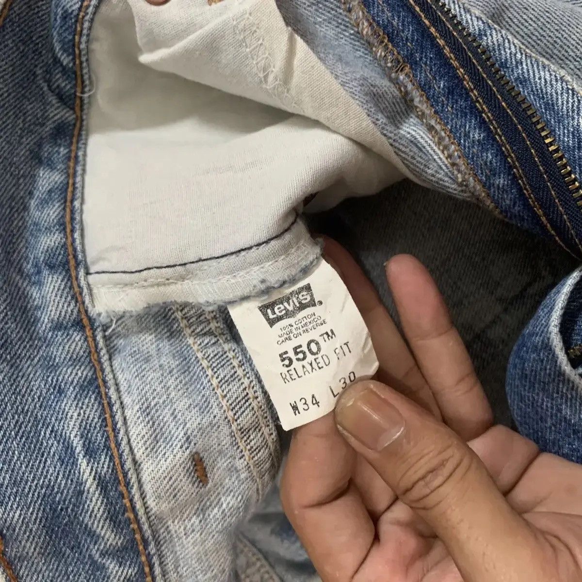 Levi's Levi’s 550 Jeans Ripped Denim Levis Light Wash Pants Size US 32 / EU 48 - 3 Thumbnail