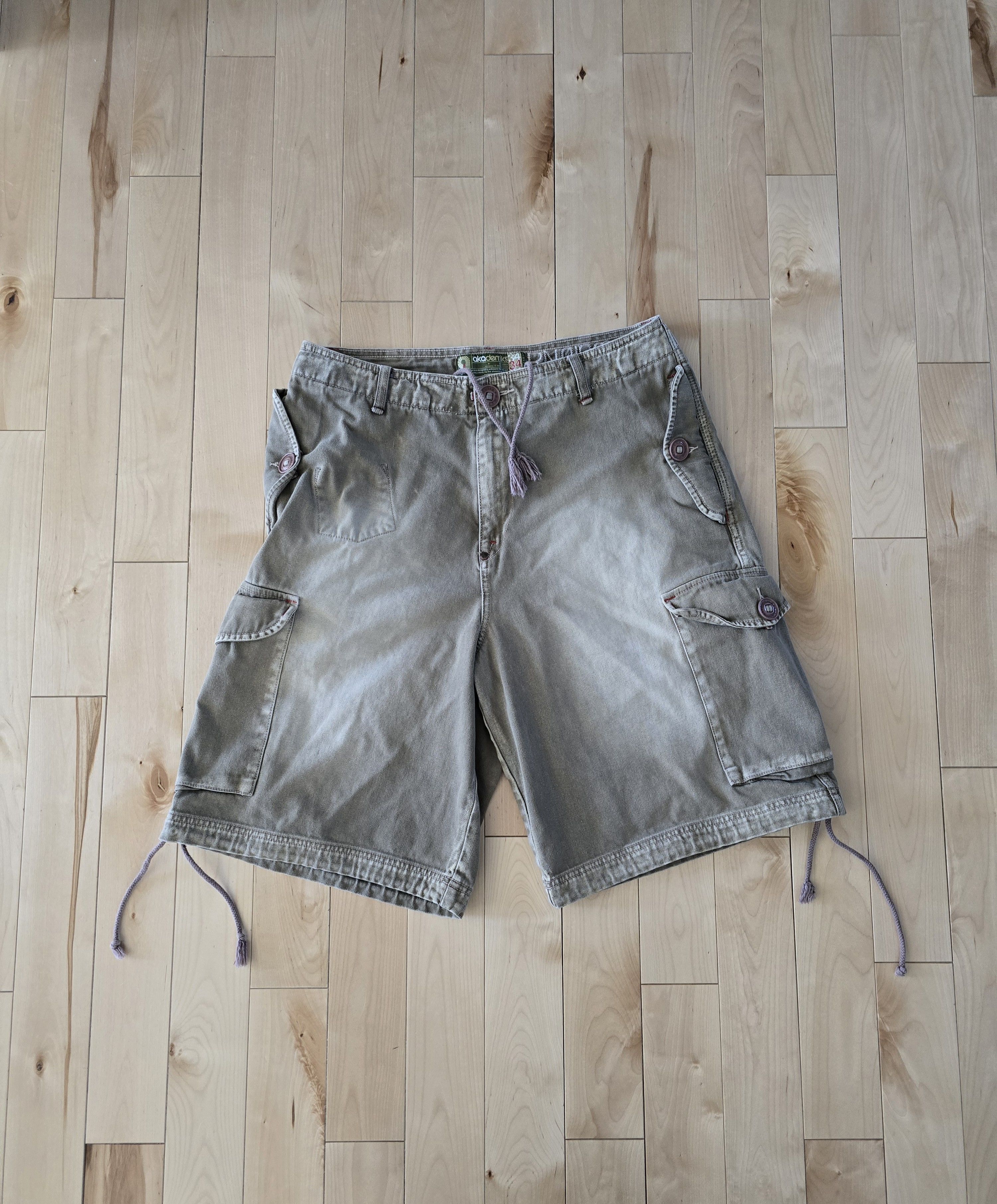 Akademiks Vintage Akademiks Oversized Shorts Size US 34 / EU 50 - 1 Thumbnail