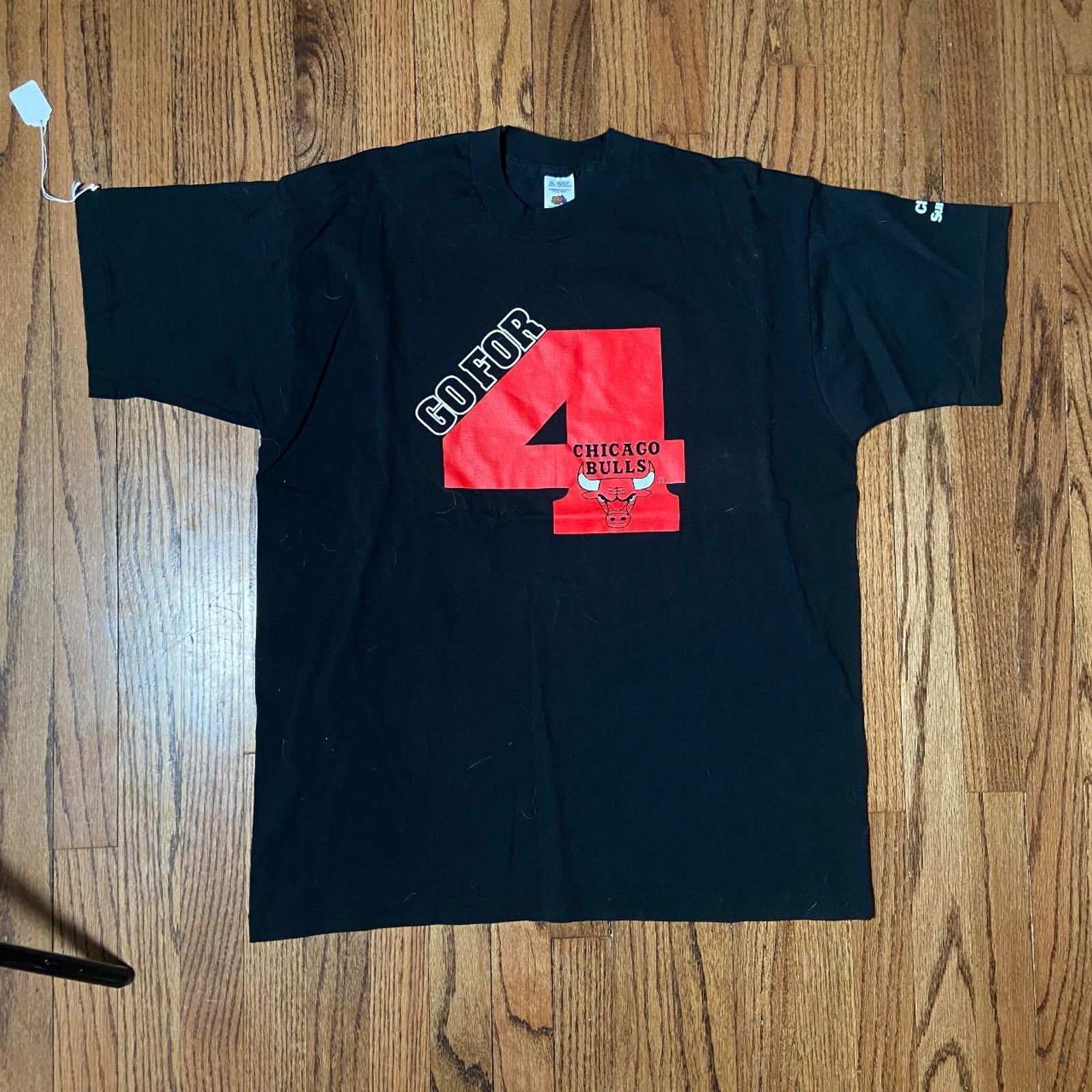 Fruit Of The Loom 90s black chicago bulls tee Size US XL / EU 56 / 4 - 2 Thumbnail