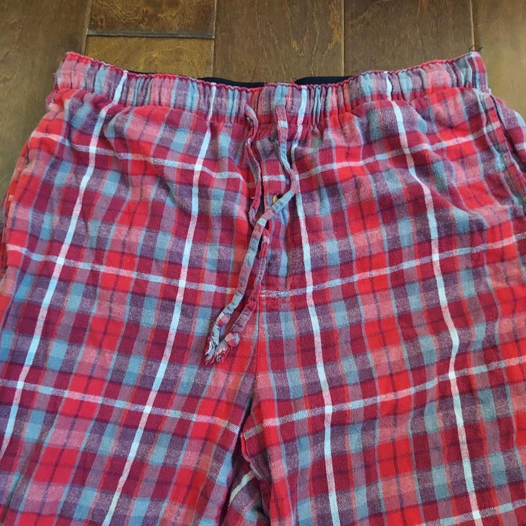 Eddie Bauer Eddie Bauer Men's Red Plaid Holiday Print Drawstring Pajama Pants M Pants Red Holiday Mens Size US 31 - 7 Thumbnail