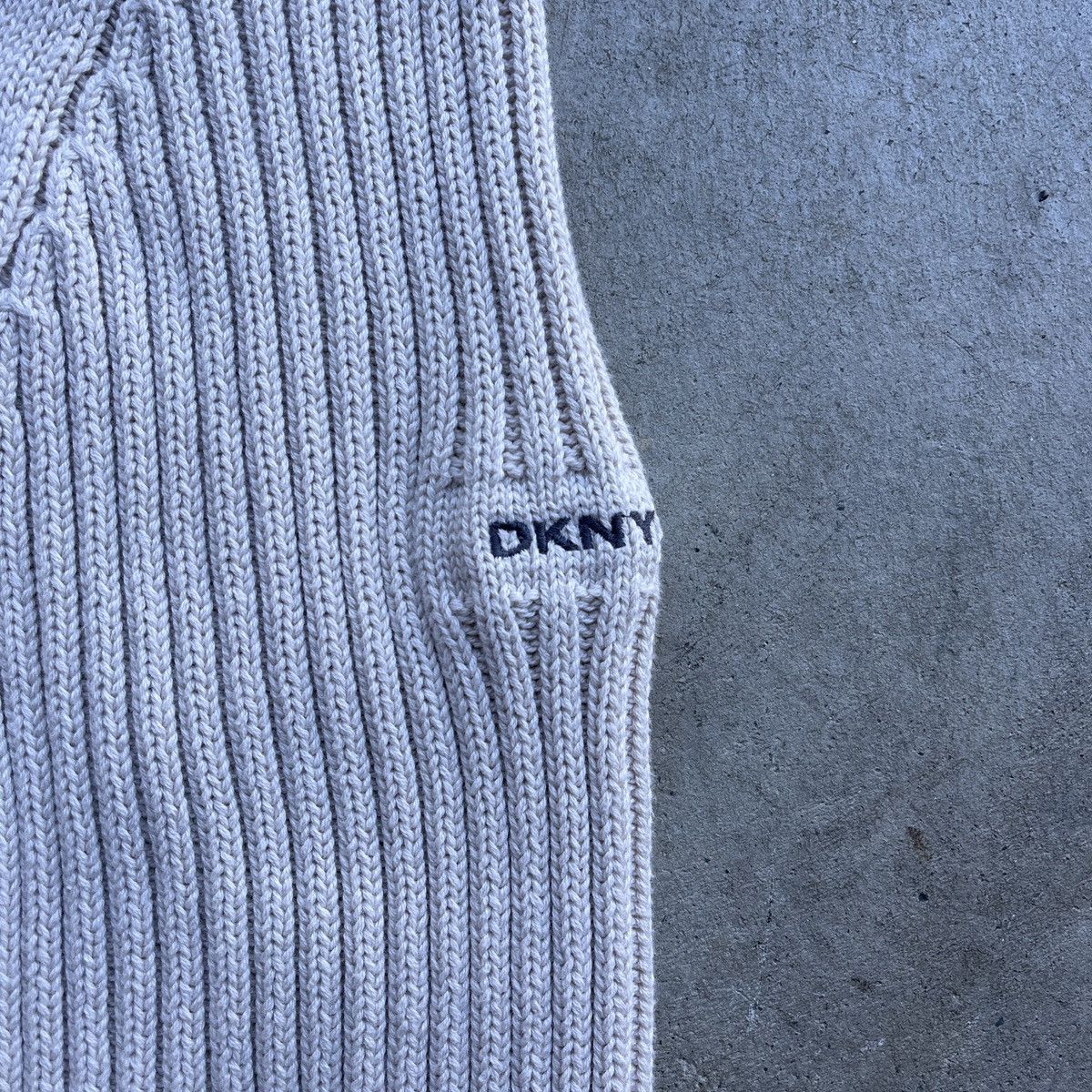 DKNY Vintage Y2K DKNY Ribbed Beige Quarter-Zip Size US L / EU 52-54 / 3 - 2 Thumbnail