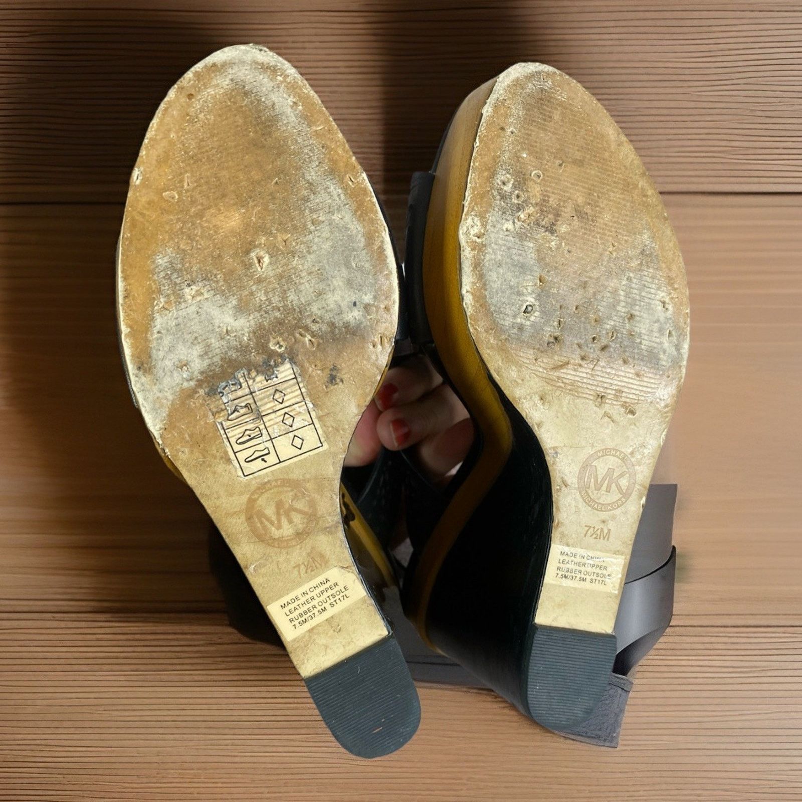 Michael Kors Michael Michael Kors Josephine 7.5 Black Leather Wedge Size US 7.5 / IT 37.5 - 8 Thumbnail