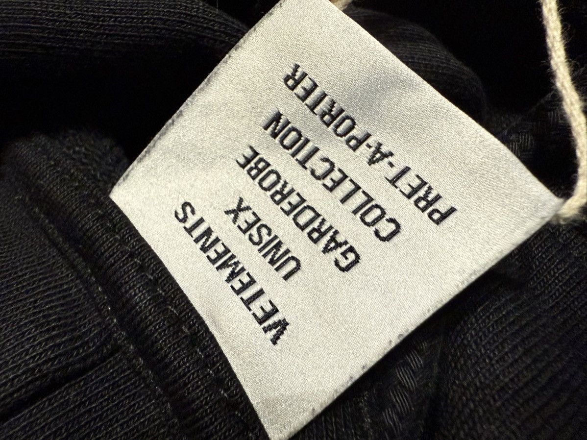 Vetements Vetements Metal Patch Logo Hoodie Black XS Size US XS / EU 42 / 0 - 5 Thumbnail