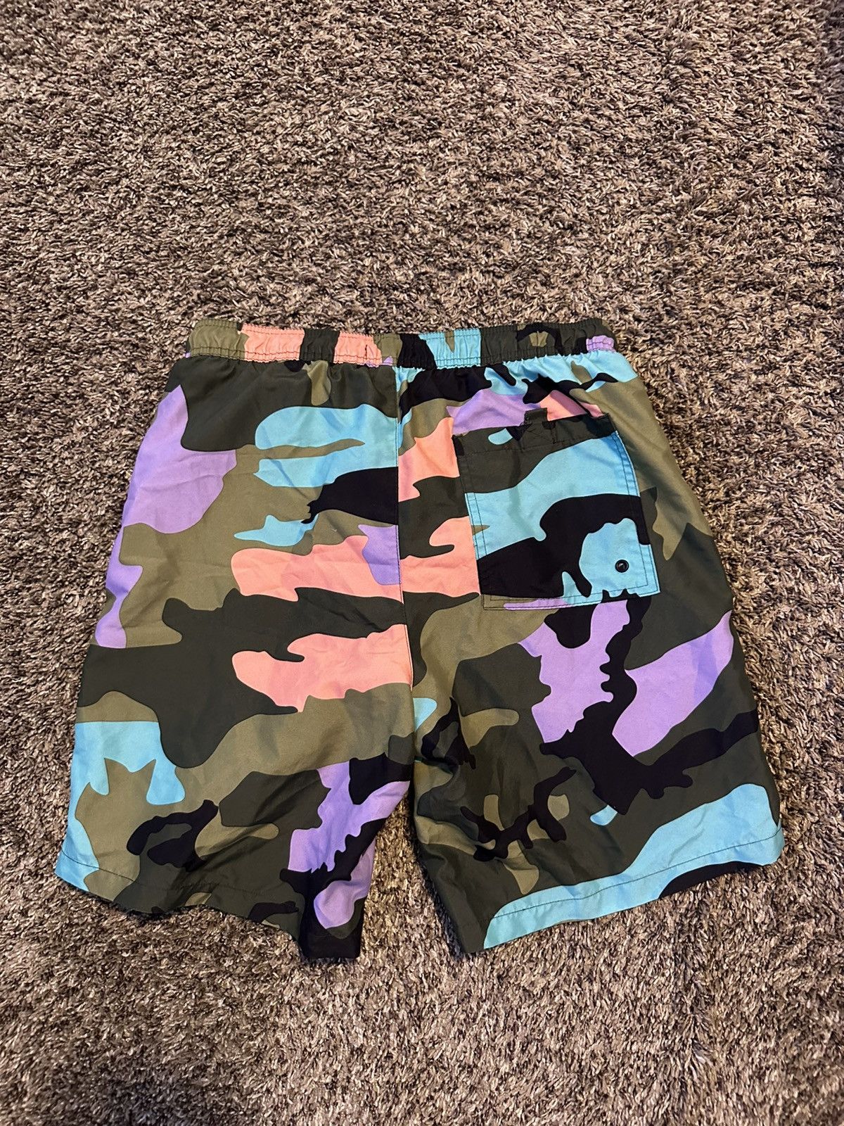 Forever 21 Forever 21 Camo Multicolor Trunk Shorts Men Size Small Size US 32 / EU 48 - 4 Thumbnail
