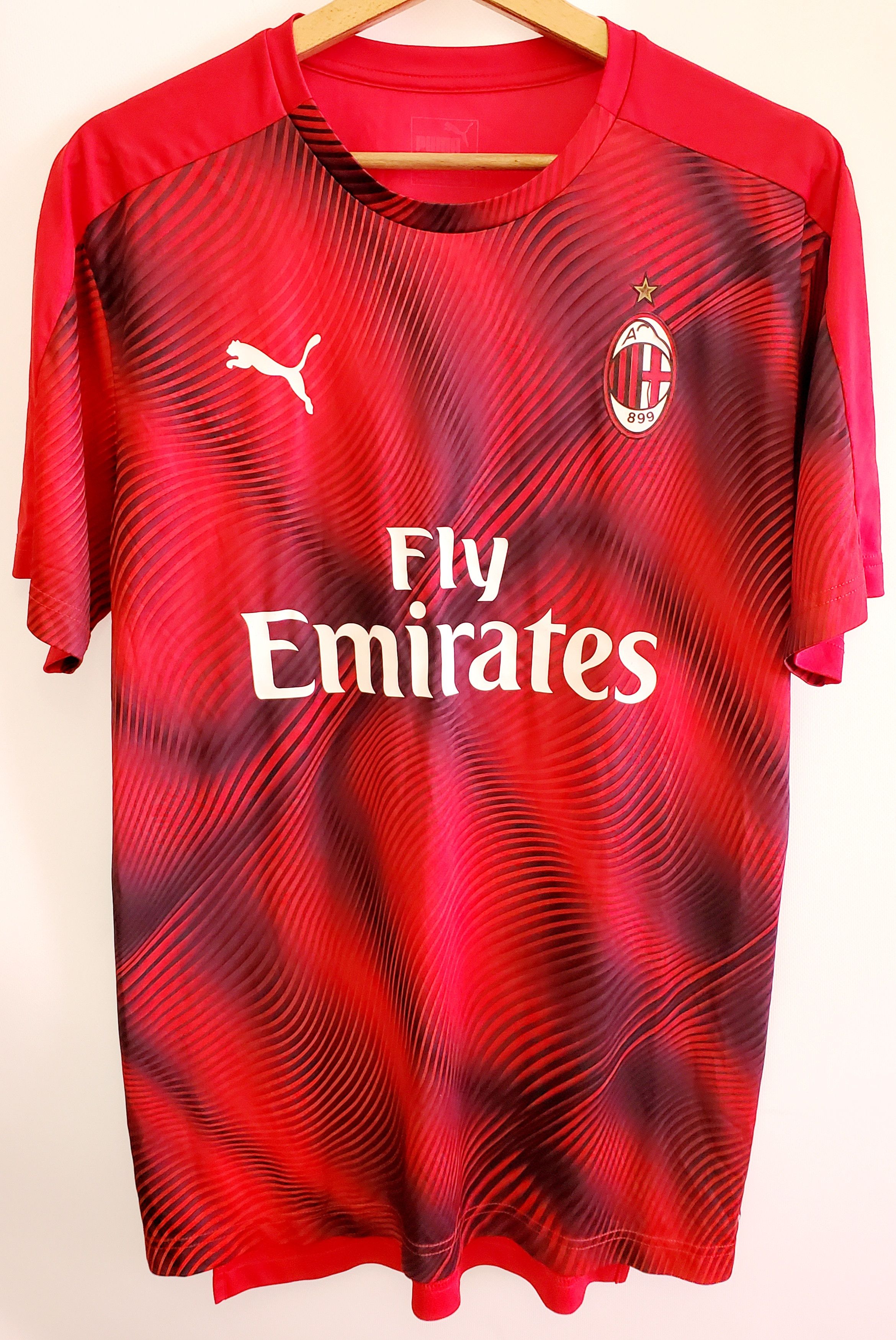 Puma AC Milan Puma 2019/20 soccer jersey size M Size US M / EU 48-50 / 2 - 1 Thumbnail