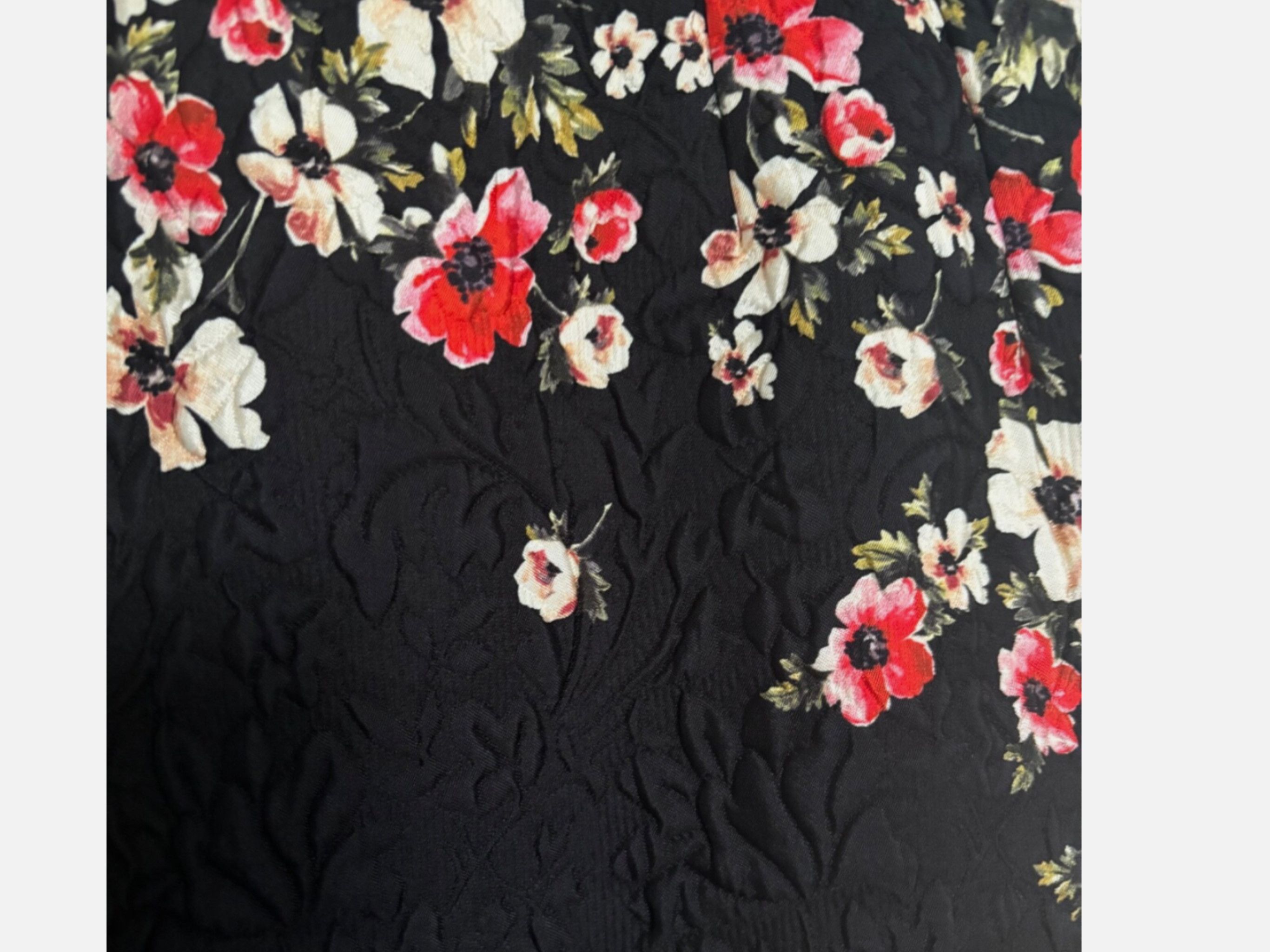 Dolce & Gabbana Dolce & Gabbana Floral Skirt, with original tags Size 27" / US 4 / IT 40 - 10 Thumbnail