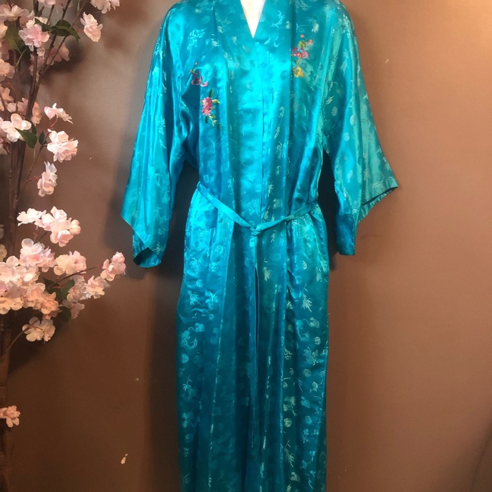 Embroidered silk robe floral