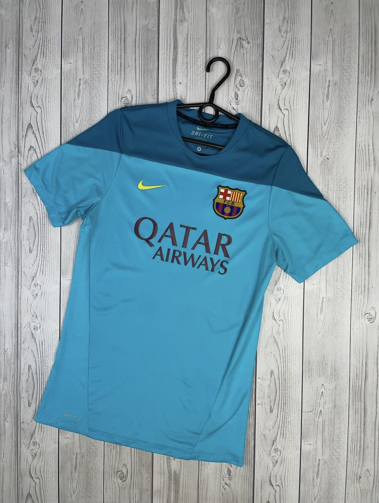Vintage Nike Barcelona soccer jersey size M blue training