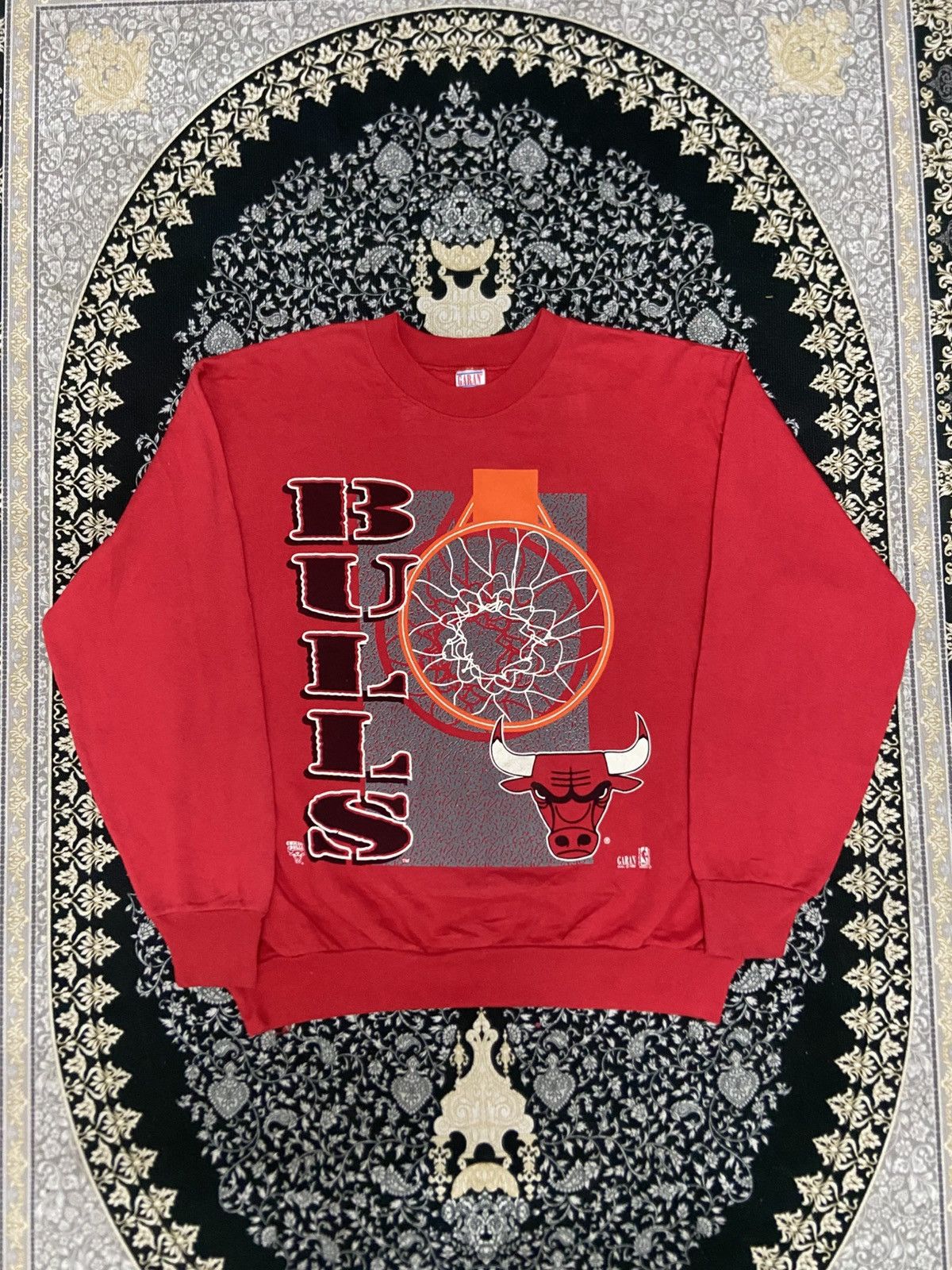 NBA 🔥Rare🔥Vintage 90s NBA Chicago Bull Sweatshirt Size US XL / EU 56 / 4 - 1 Thumbnail